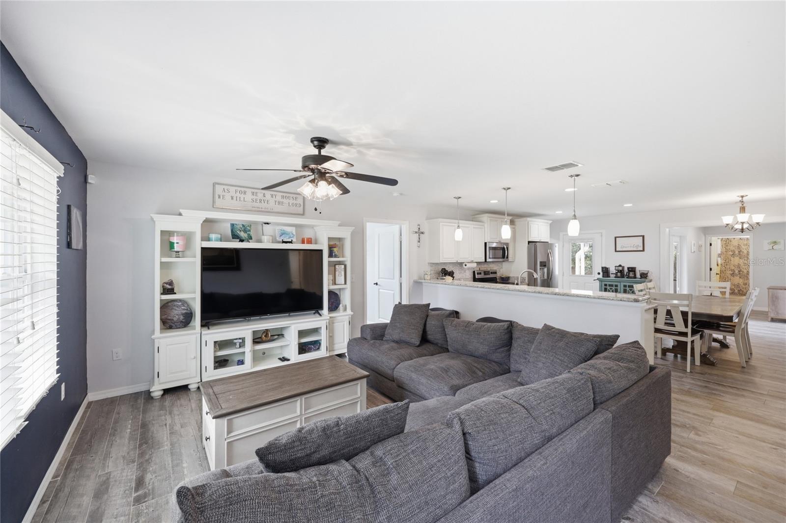 EXECUTIVE HOMES - Residential