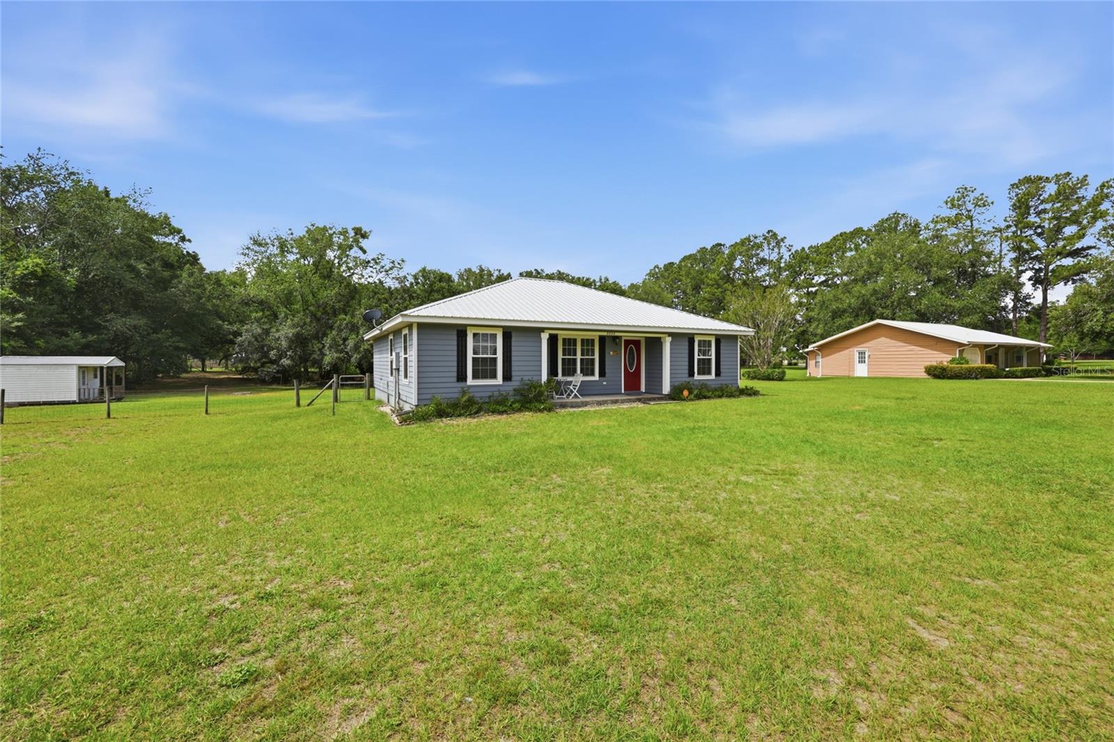 EXECUTIVE HOMES - Residential