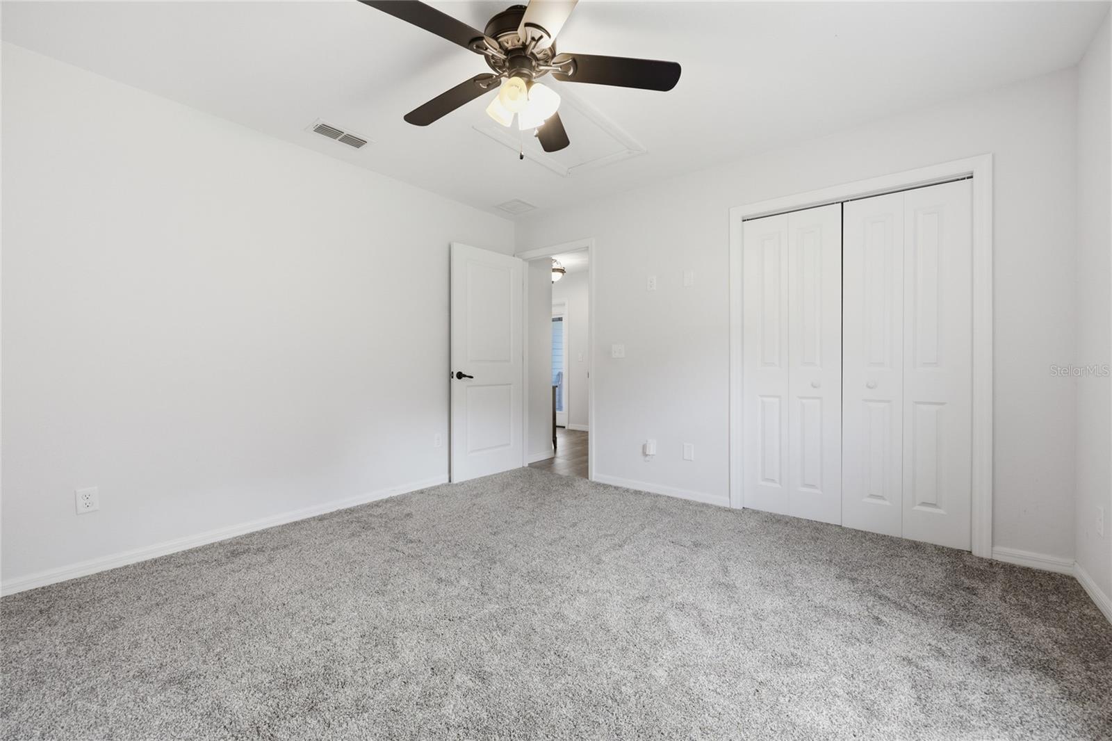 EXECUTIVE HOMES - Residential