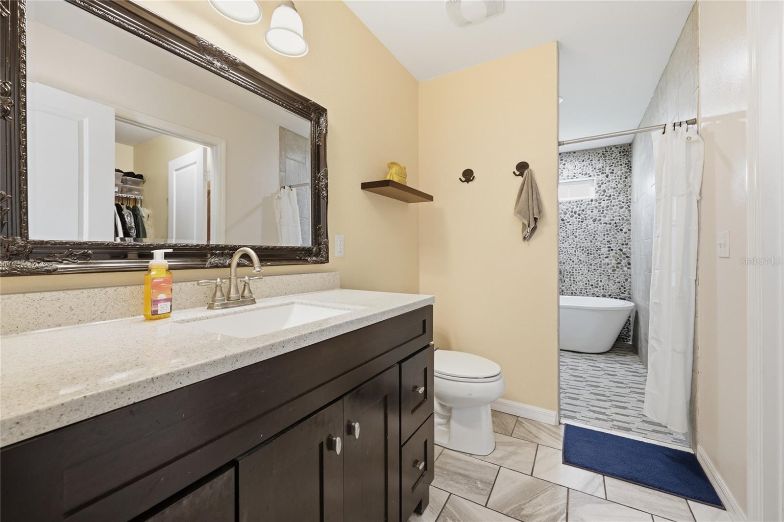 EXECUTIVE HOMES - Residential