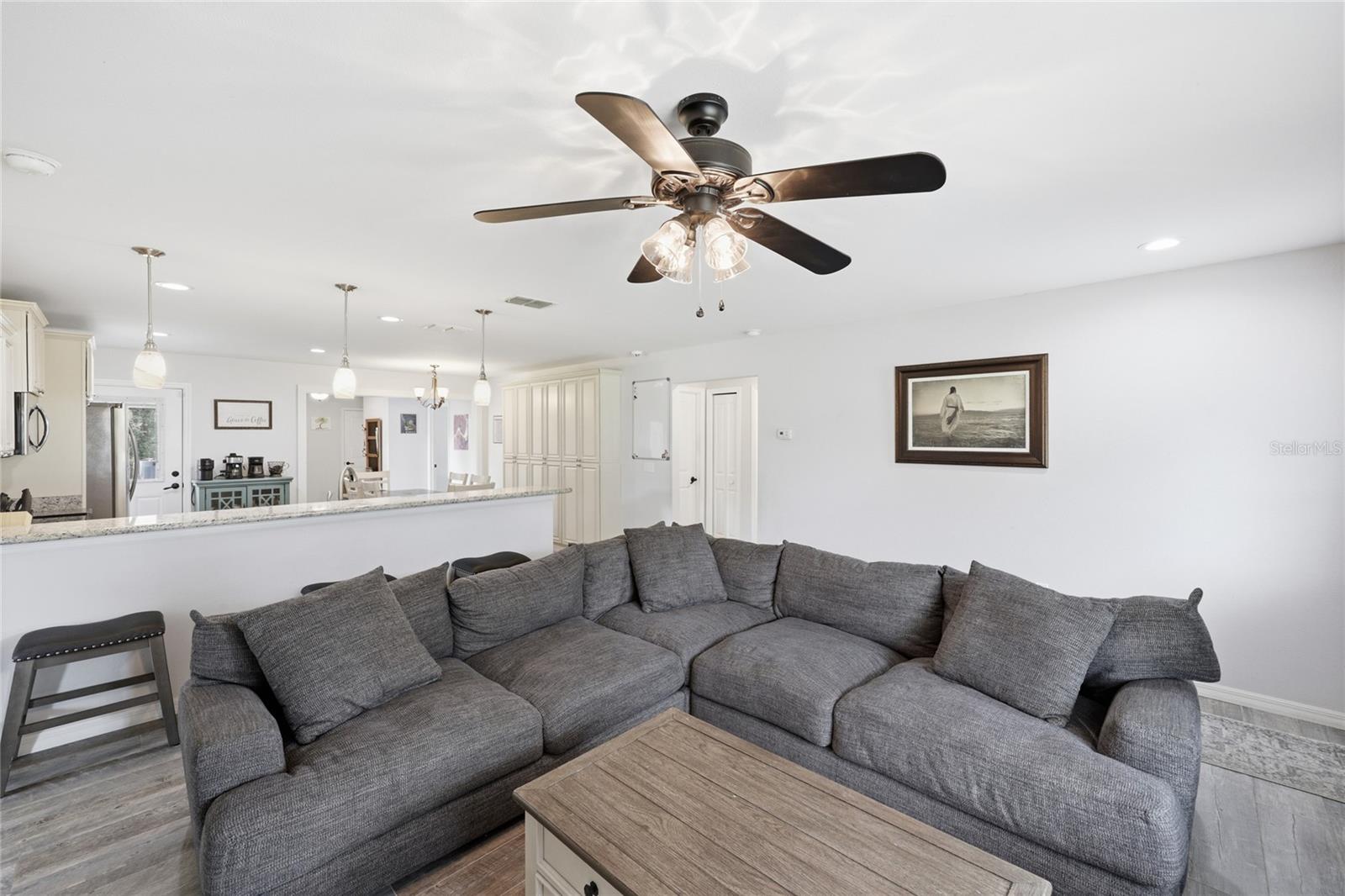 EXECUTIVE HOMES - Residential