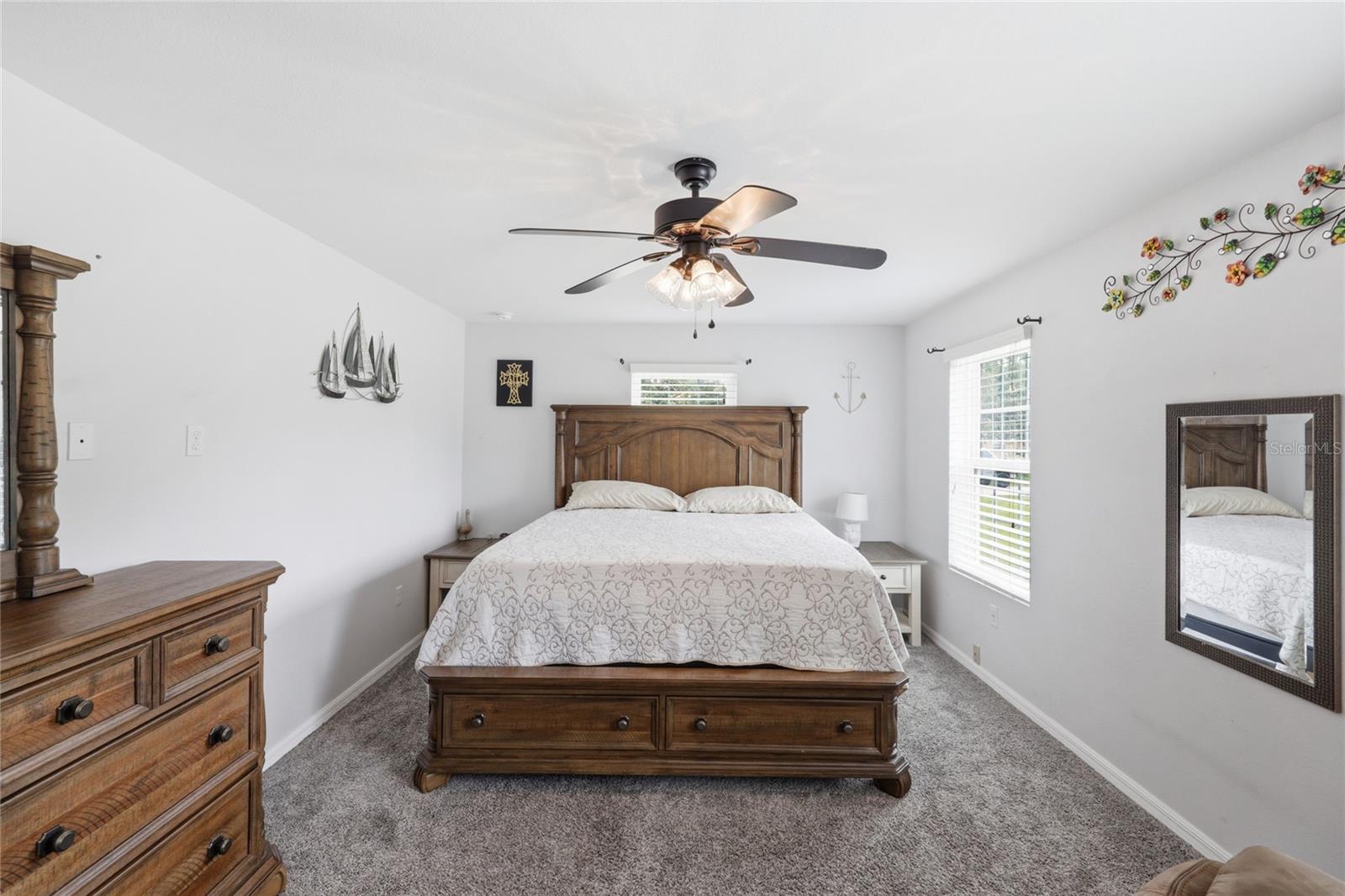 EXECUTIVE HOMES - Residential
