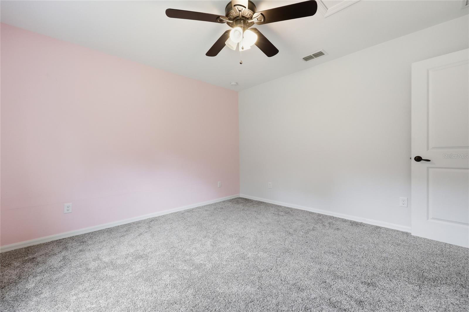 EXECUTIVE HOMES - Residential