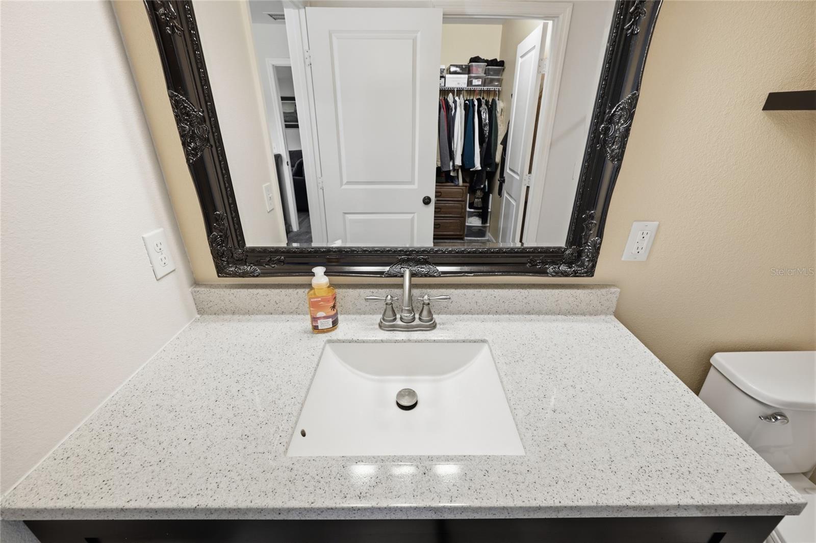 EXECUTIVE HOMES - Residential