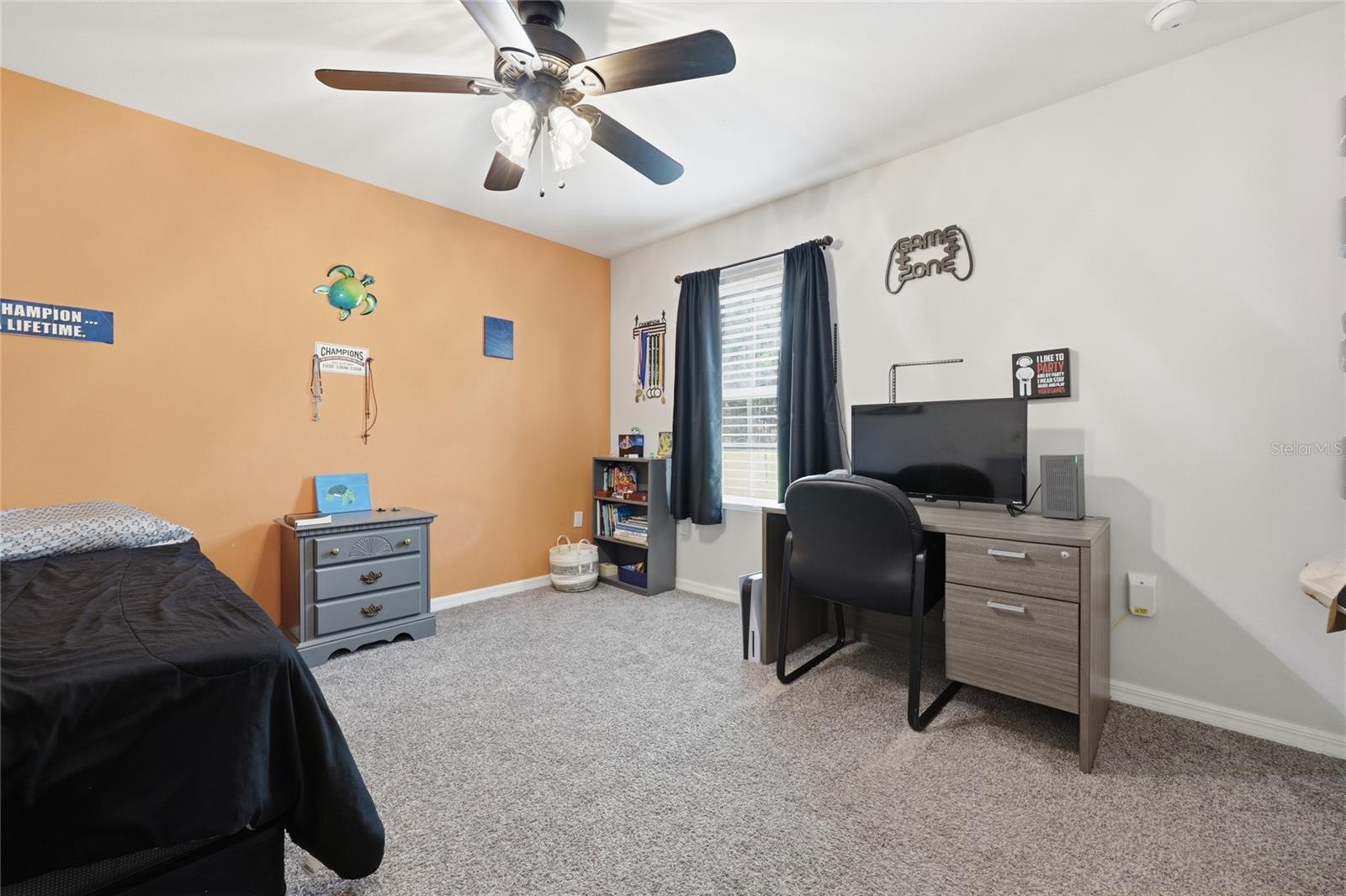 EXECUTIVE HOMES - Residential