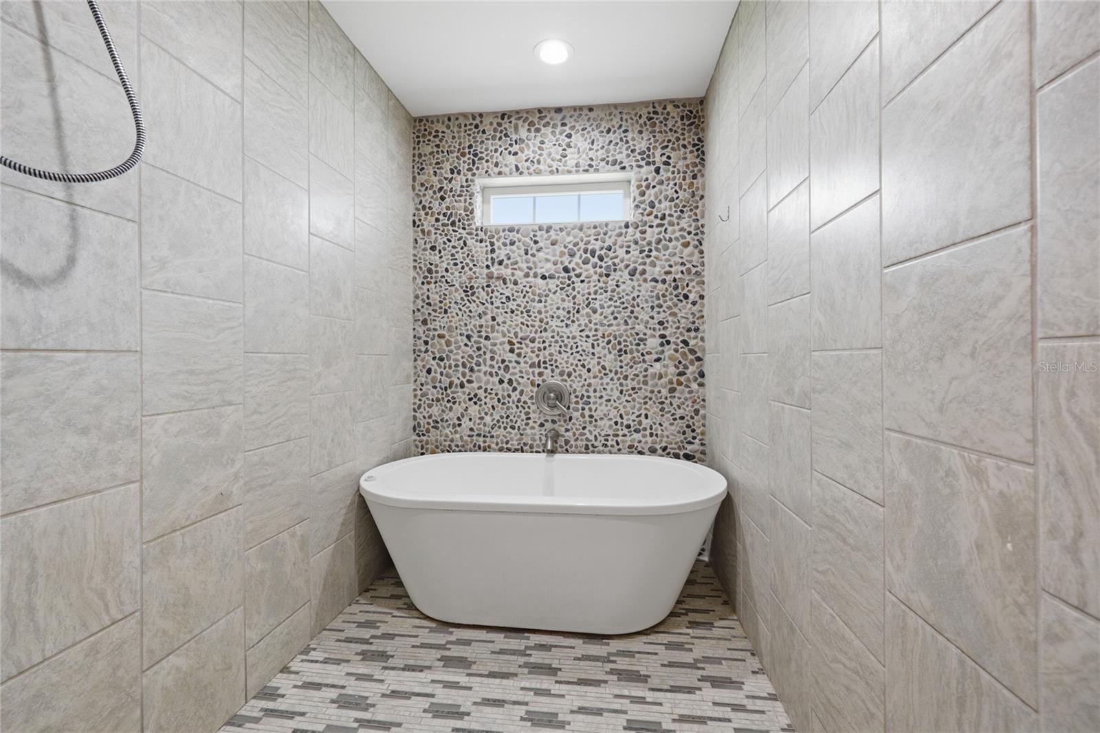 EXECUTIVE HOMES - Residential