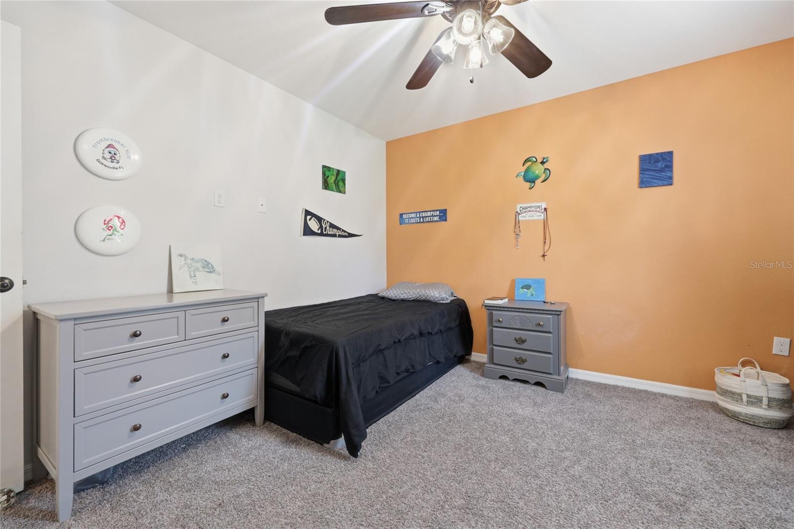 EXECUTIVE HOMES - Residential