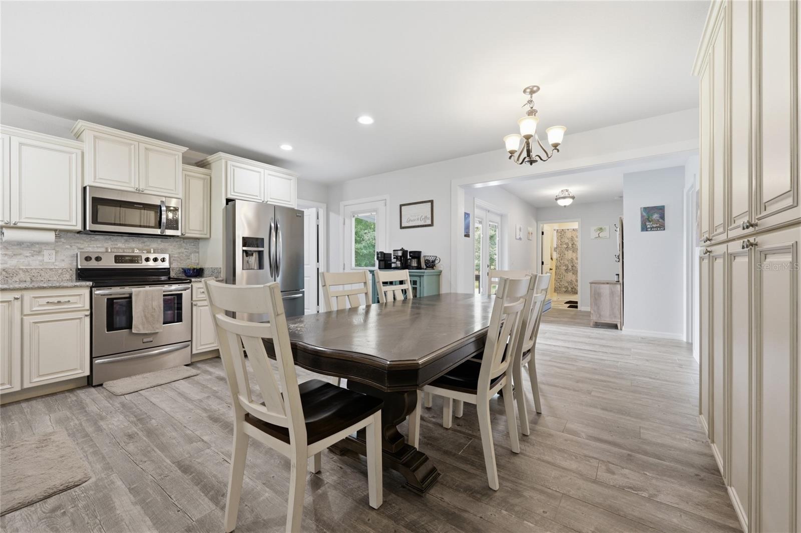EXECUTIVE HOMES - Residential