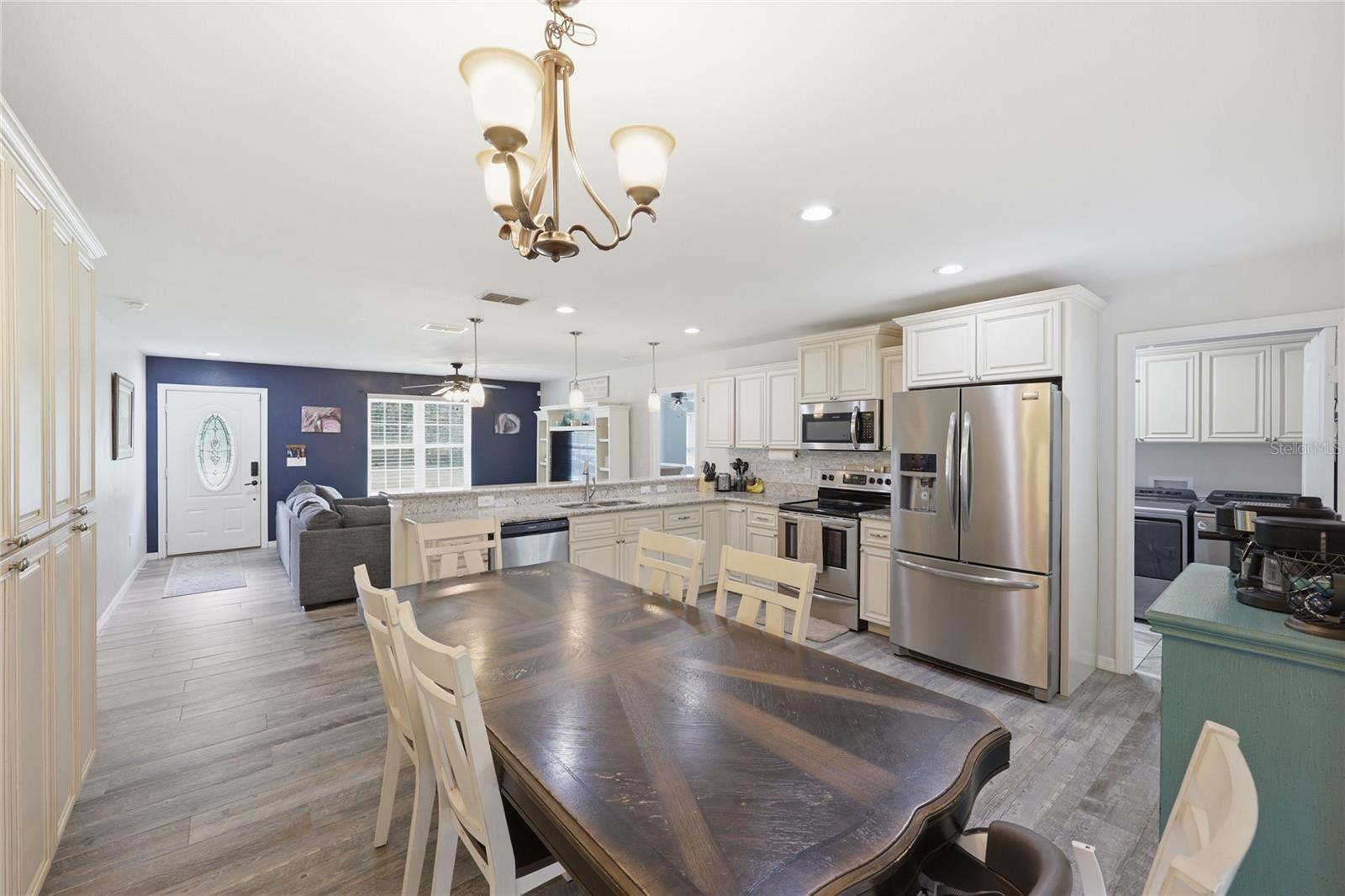 EXECUTIVE HOMES - Residential