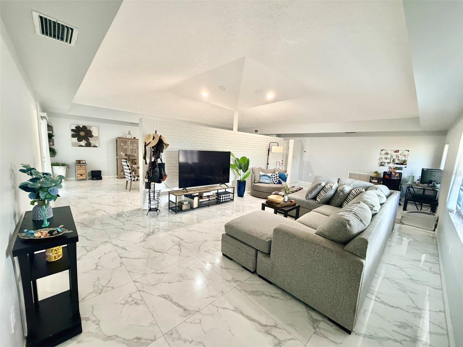 BAY CREST PARK UNIT 14 - Residential