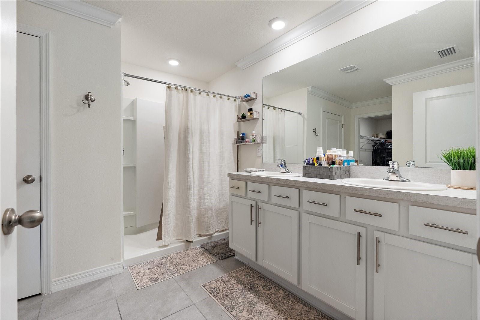 HERNANDO OAKS PH 3 - Residential