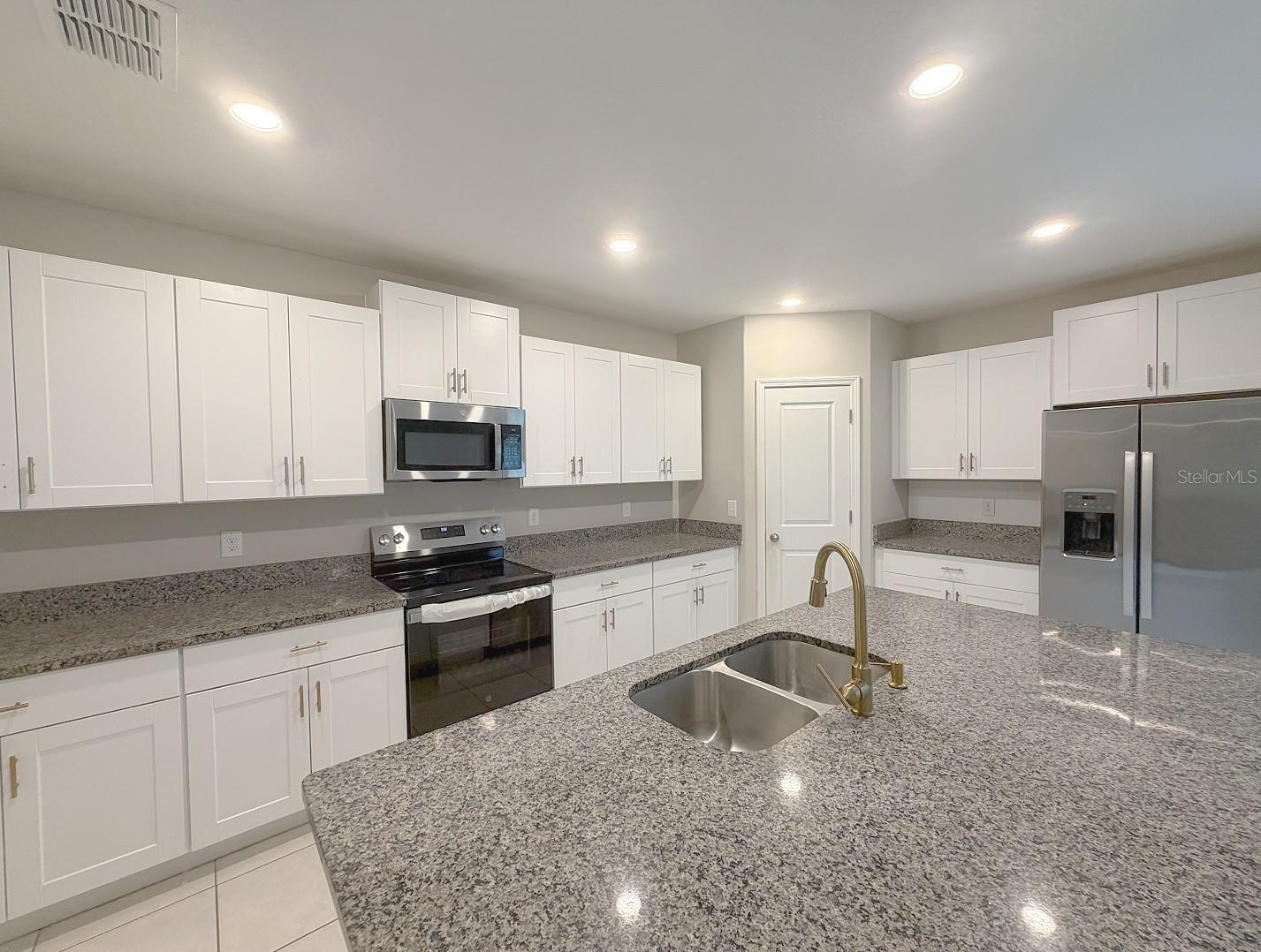 MANORS/CYPRESS RANCH - Residential Lease