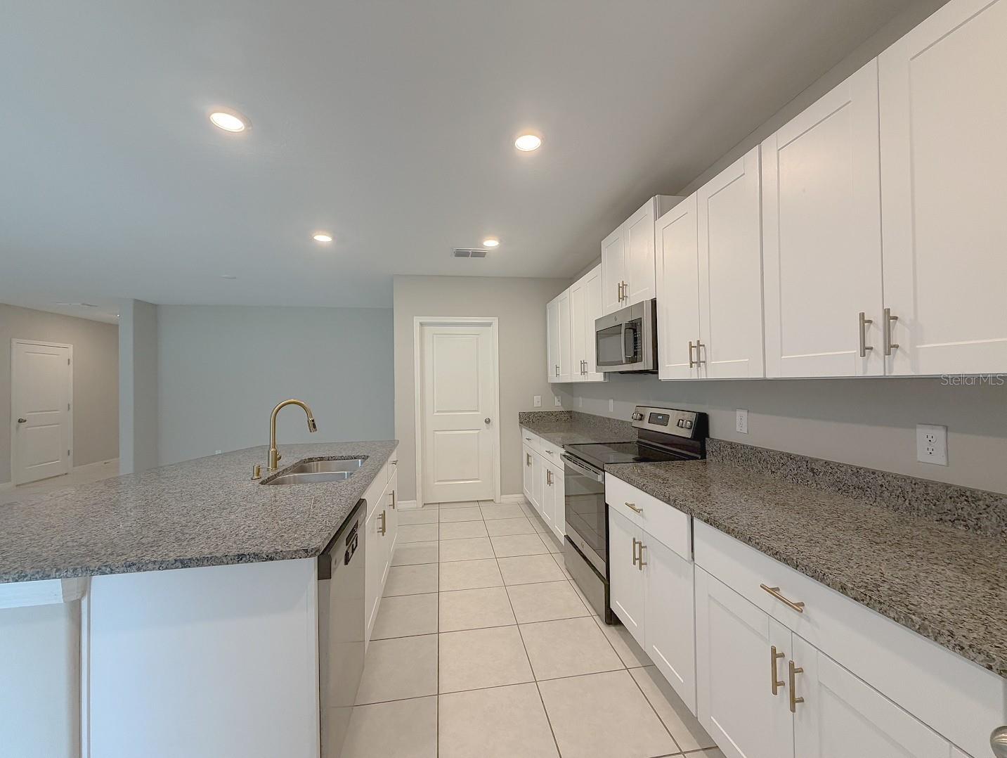 MANORS/CYPRESS RANCH - Residential Lease