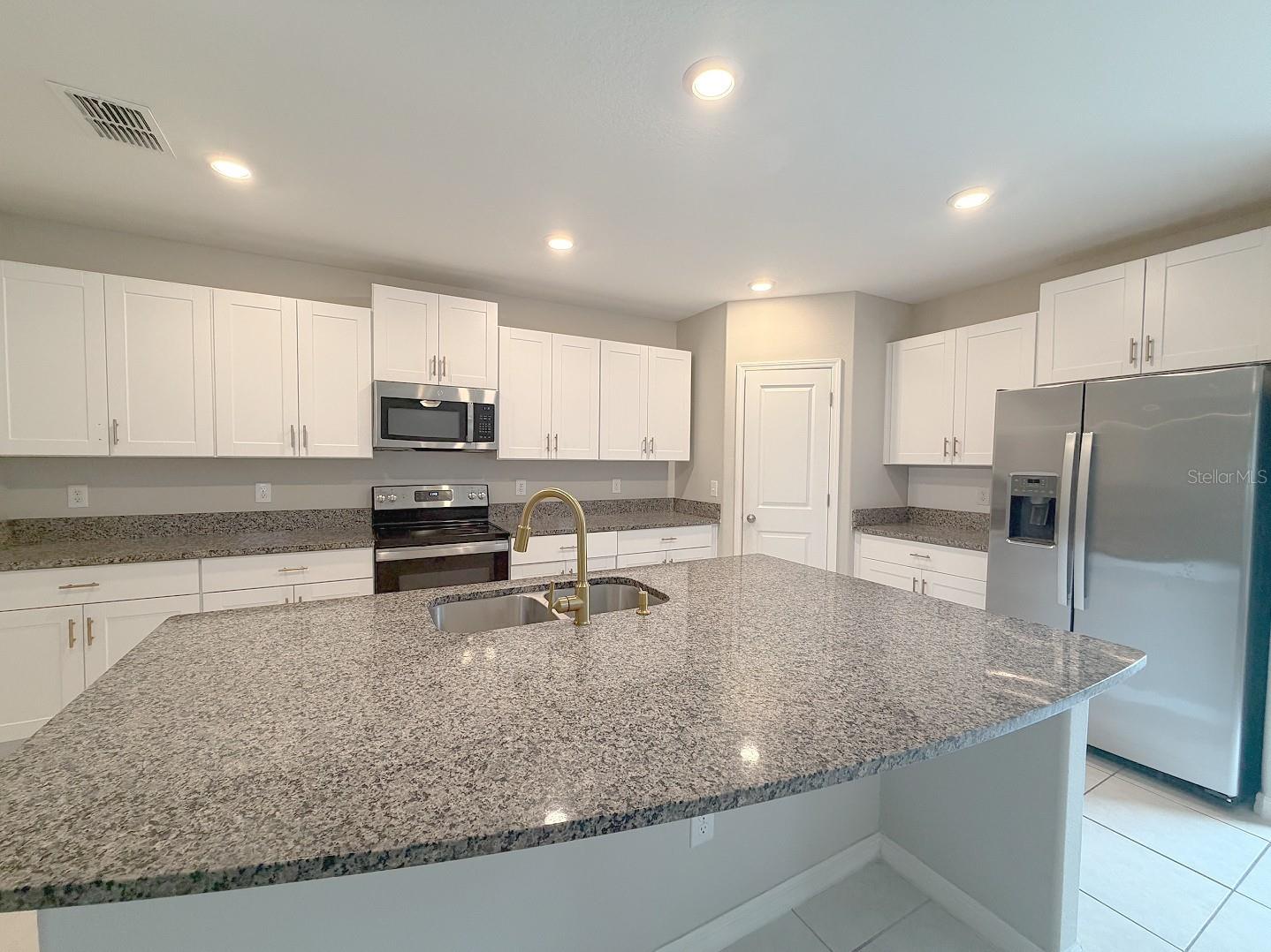 MANORS/CYPRESS RANCH - Residential Lease