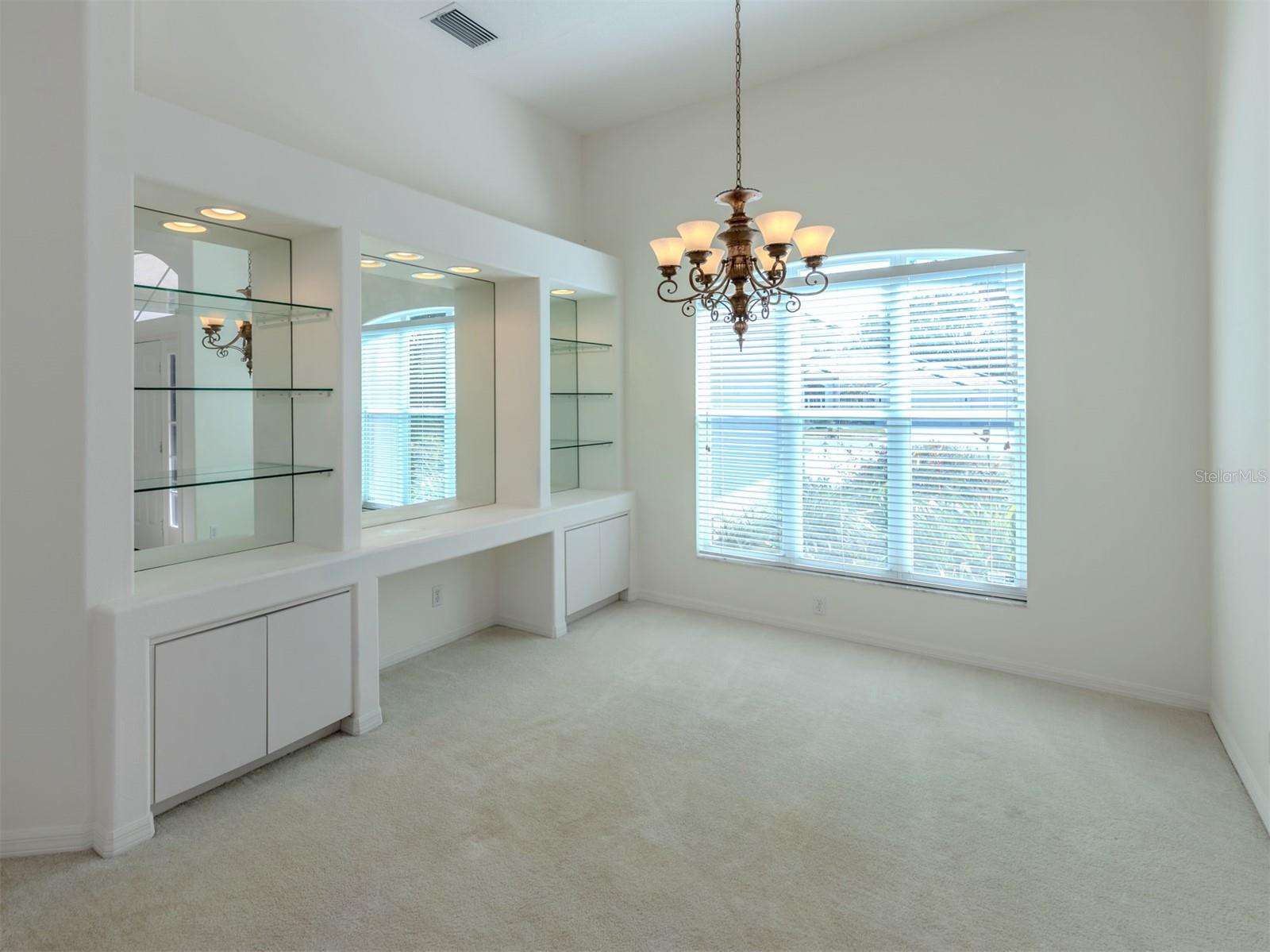 CALUSA LAKES - Residential