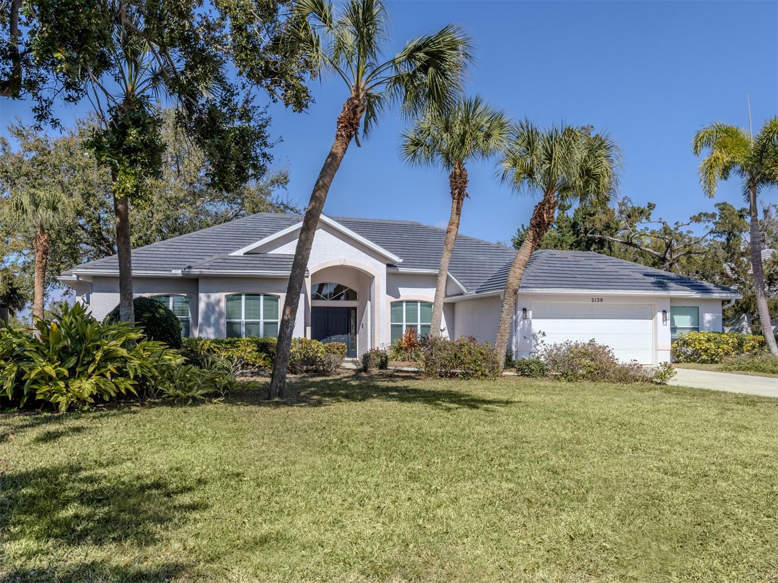 CALUSA LAKES - Residential