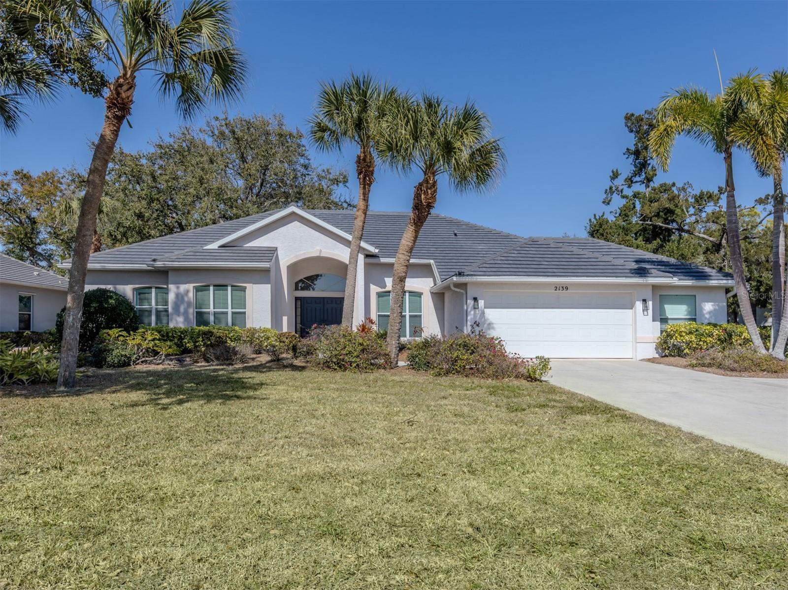 CALUSA LAKES - Residential