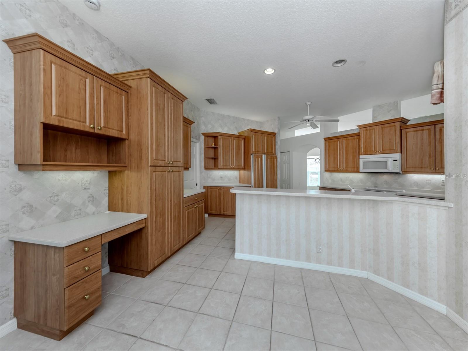 CALUSA LAKES - Residential
