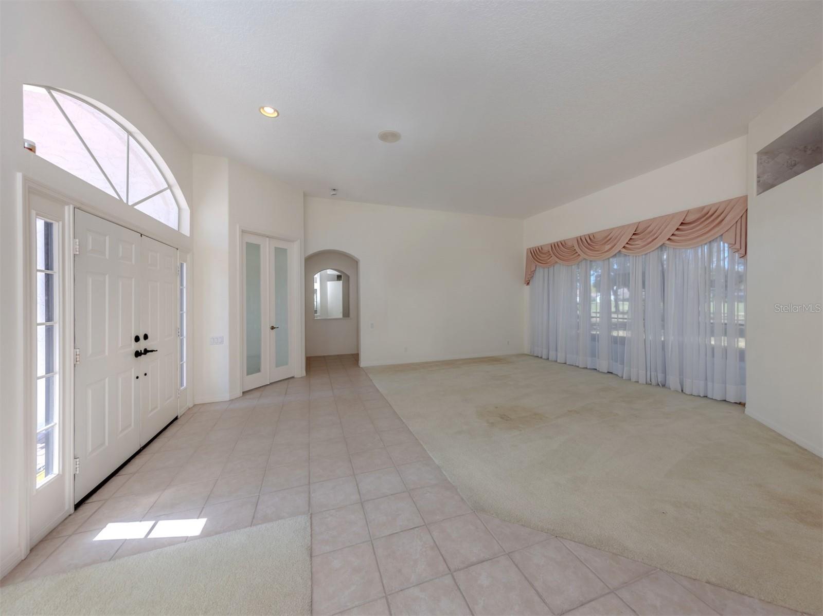 CALUSA LAKES - Residential