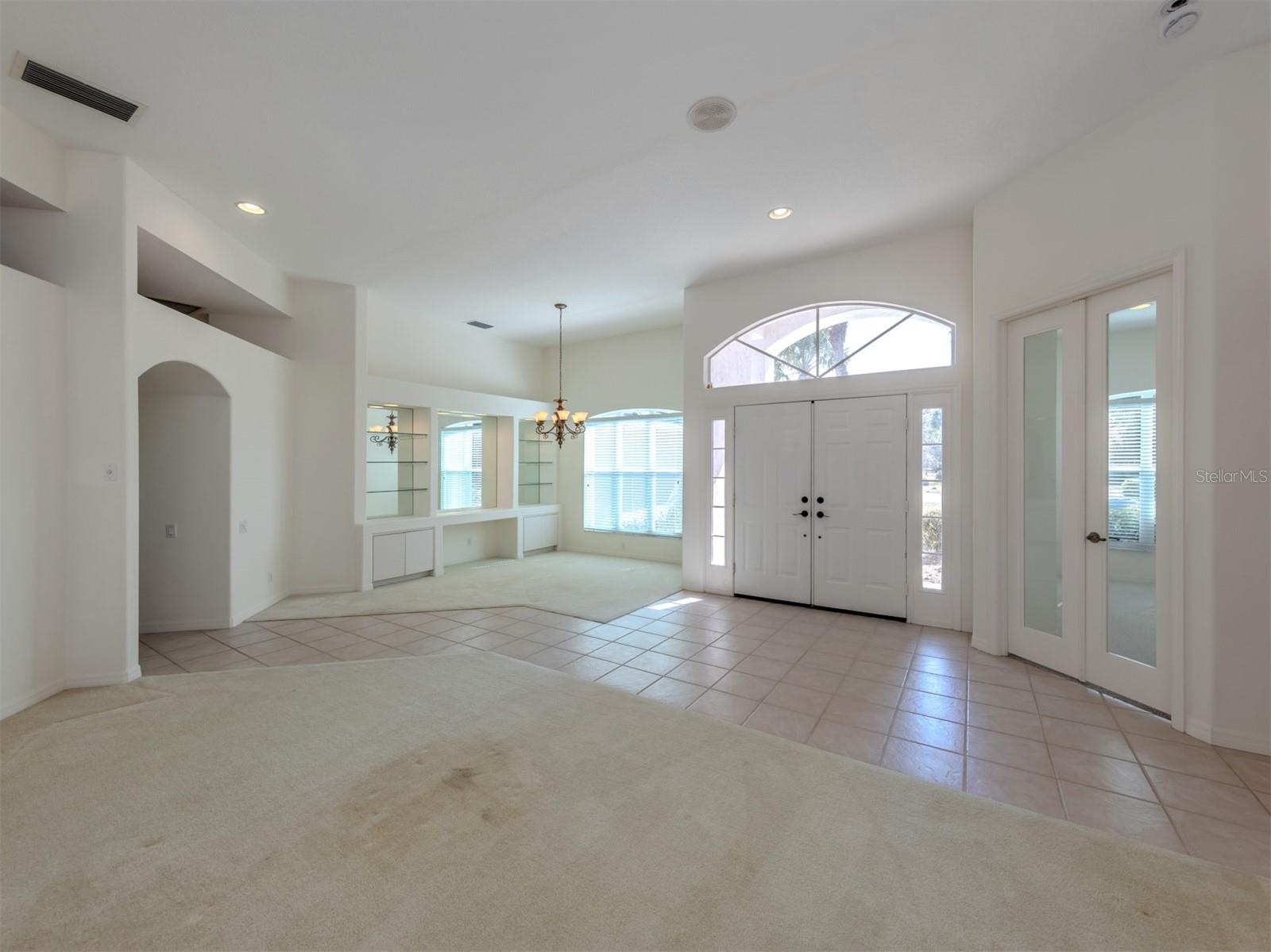 CALUSA LAKES - Residential