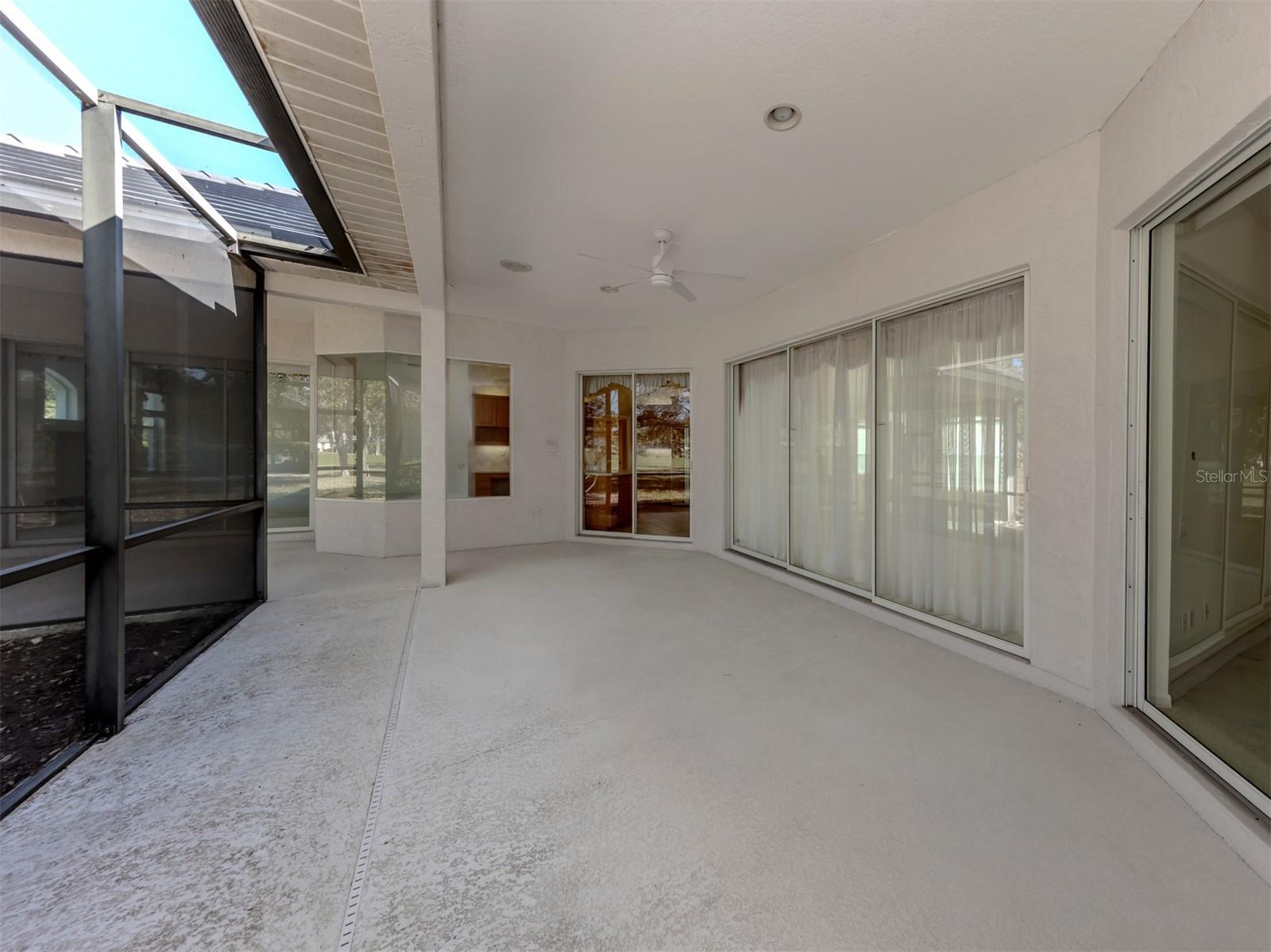 CALUSA LAKES - Residential