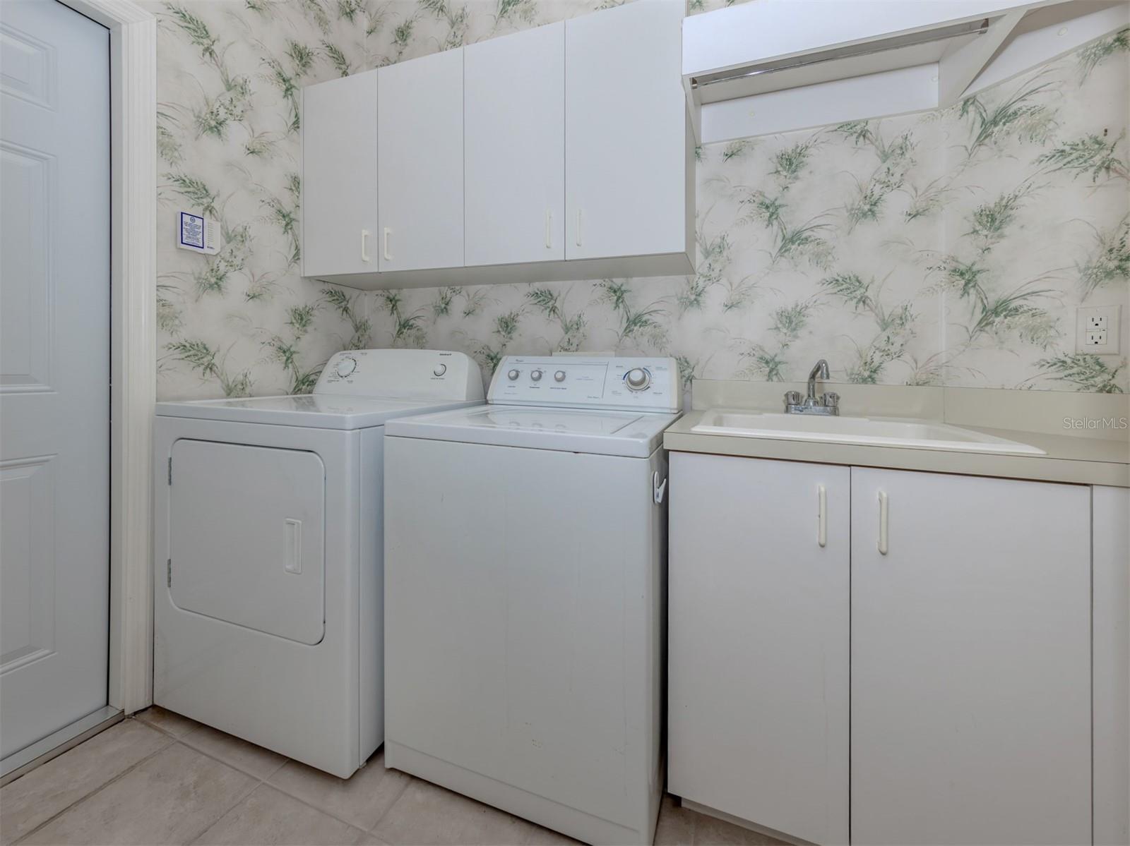 CALUSA LAKES - Residential