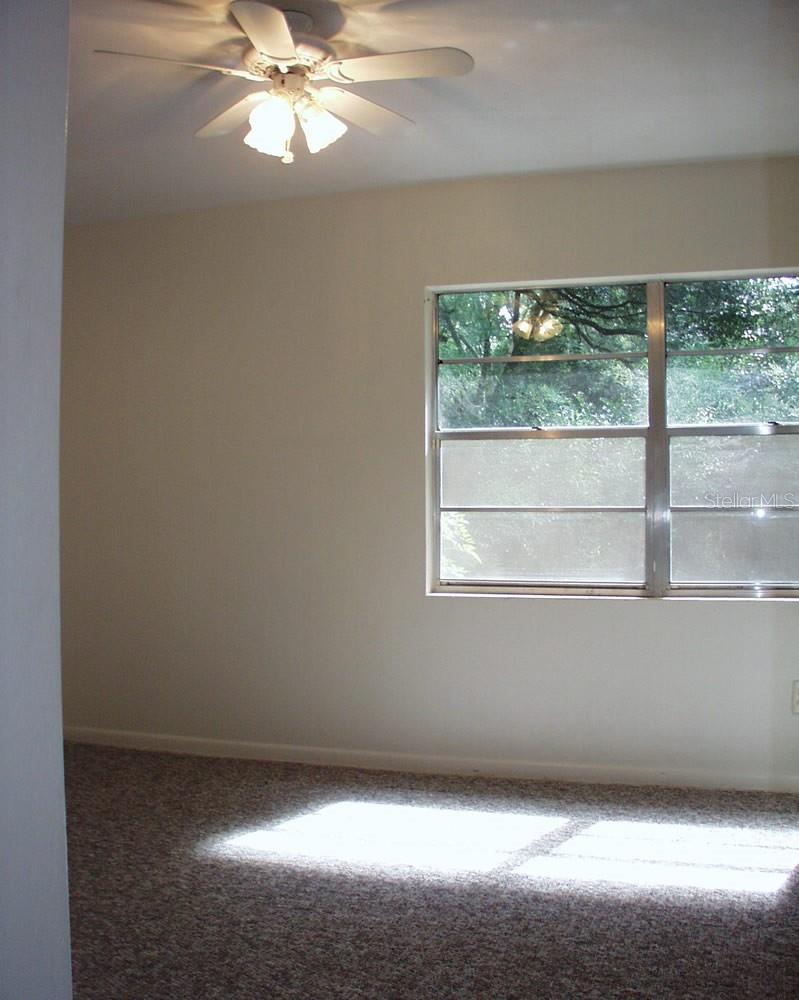GOLF CLUB MANOR - Residential Lease