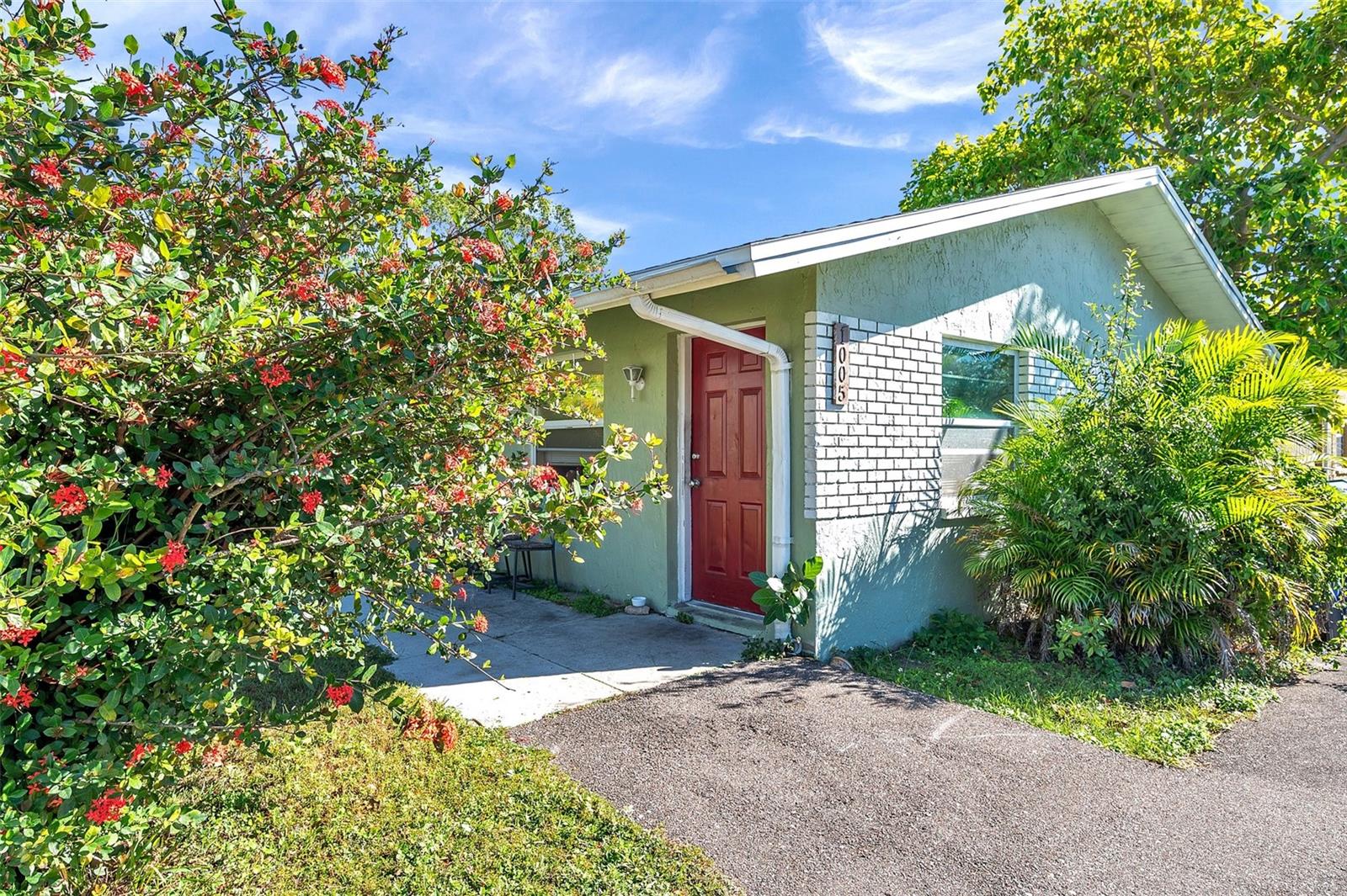 Income-Generating Duplex for Sale in Desirable Largo, FL
Investors, take note! 
Seller is willing to contribute toward buyer's closing costs. This well-maintained duplex in the heart of Largo, Florida, offers a fantastic opportunity to own a fully-rented property in a quiet, established neighborhood. Both units are currently leased, providing immediate rental income and the potential for long-term cash flow.
Property Features:
• Fully Rented: Both 2-bedroom, 1-bathroom units are currently leased with reliable tenants, ensuring steady rental income from day one.
• Well-Maintained: Both units feature updated flooring, fresh paint, and functional kitchens, making them move-in ready and easy to manage.
• Prime Location: Situated in a peaceful residential area, this duplex is close to major roadways, shopping, dining, schools, and just a short drive from the Gulf beaches.
• Low Maintenance: With long-term tenants in place, this property offers a low-maintenance investment with minimal turnover and management.
• Ample Parking: Each unit has its own parking space, with additional parking available for guests.
• Spacious Outdoors: Both units enjoy access to a large backyard, providing plenty of room for outdoor enjoyment.
This turnkey duplex is perfect for investors seeking a solid addition to their portfolio, offering consistent income and minimal hassle. The location in Largo, a growing and desirable area, makes it even more appealing for both current and future tenants.
Don’t miss this opportunity! The seller is motivated!!
TB8487678, TB8324881, TB8487667. Seller is willing to work out a deal for all 3 or 2 of these duplexes.