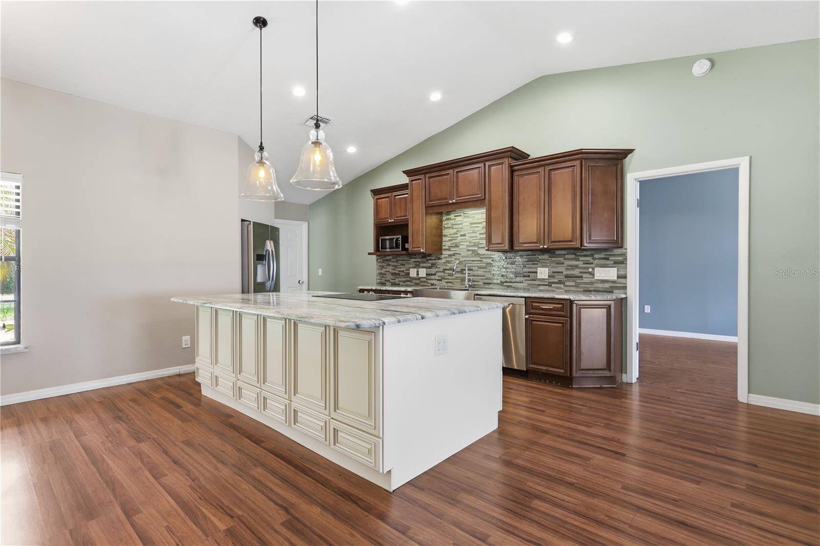 PLANTATION ESTATES UNIT 25 - Residential