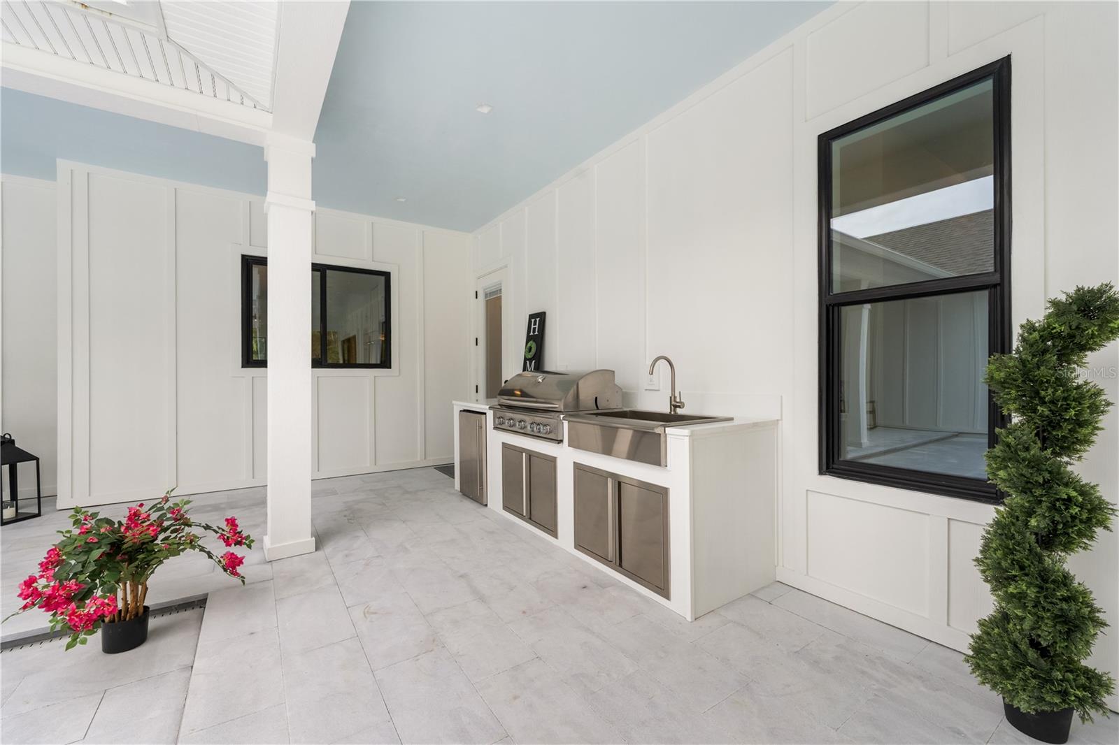 BARRINGTON PB 38 PG 85 - Residential Lease