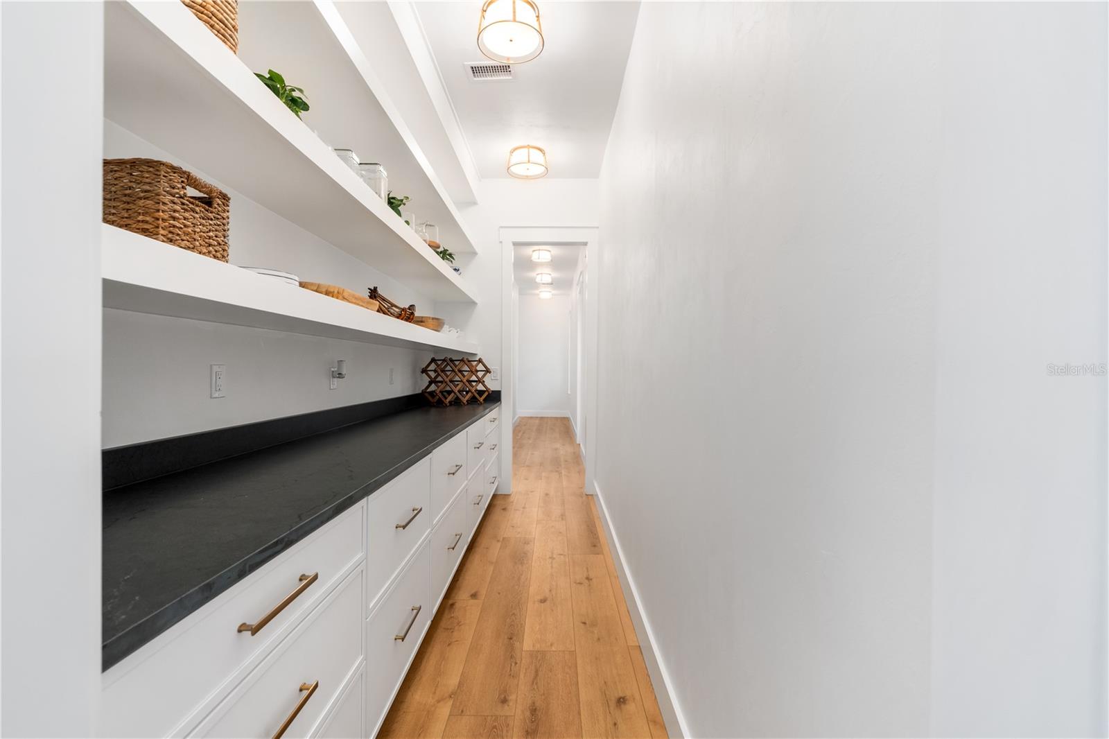 BARRINGTON PB 38 PG 85 - Residential Lease