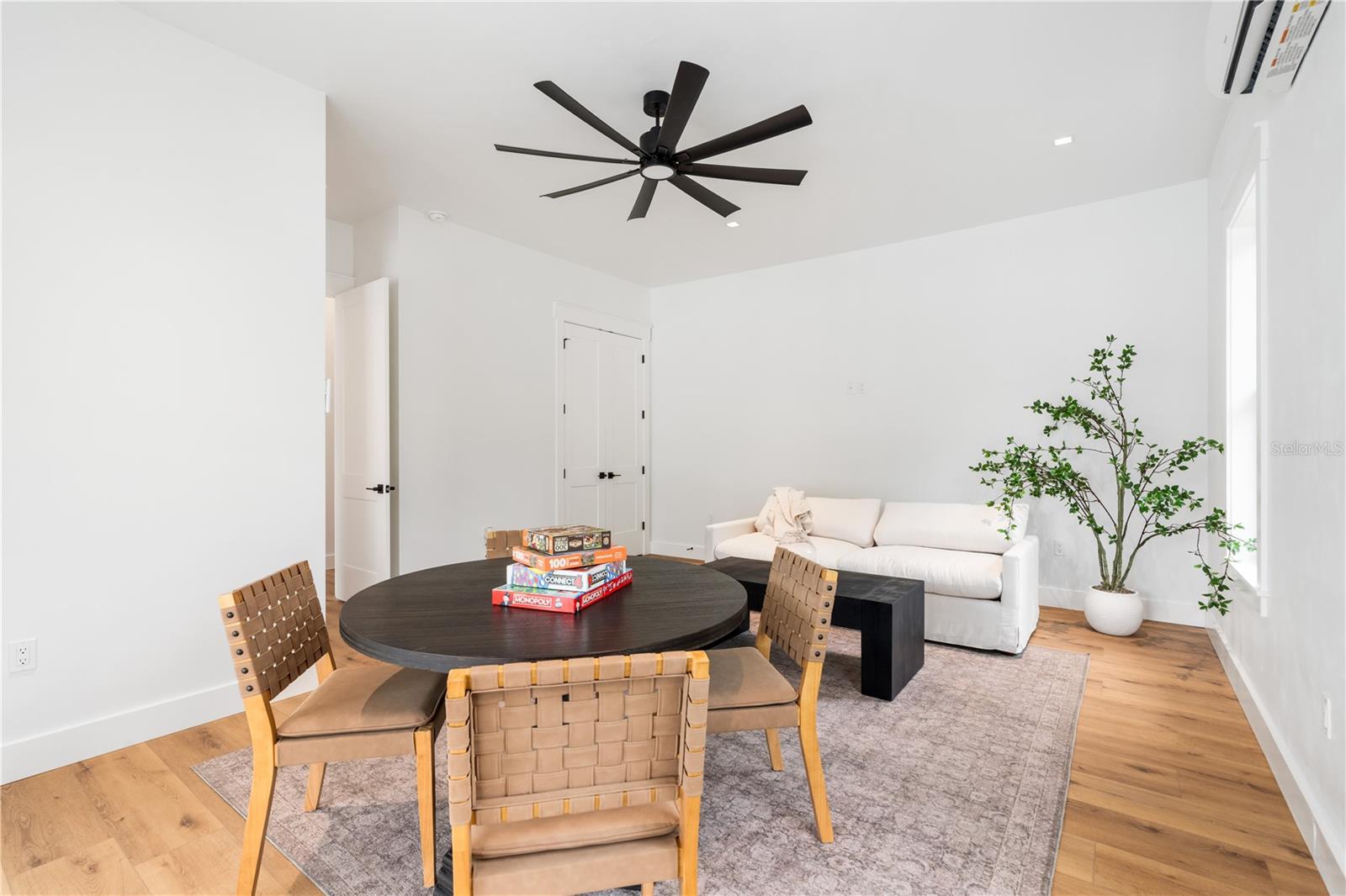 BARRINGTON PB 38 PG 85 - Residential Lease