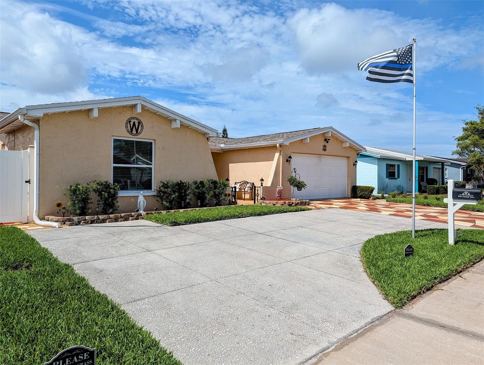 THE LAKES - Residential