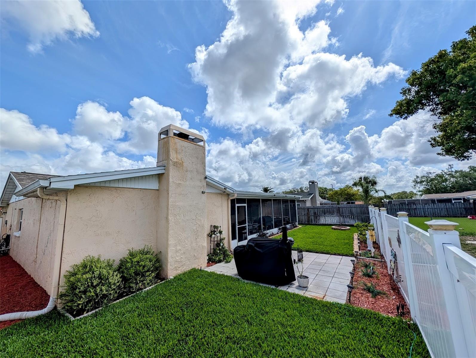 THE LAKES - Residential