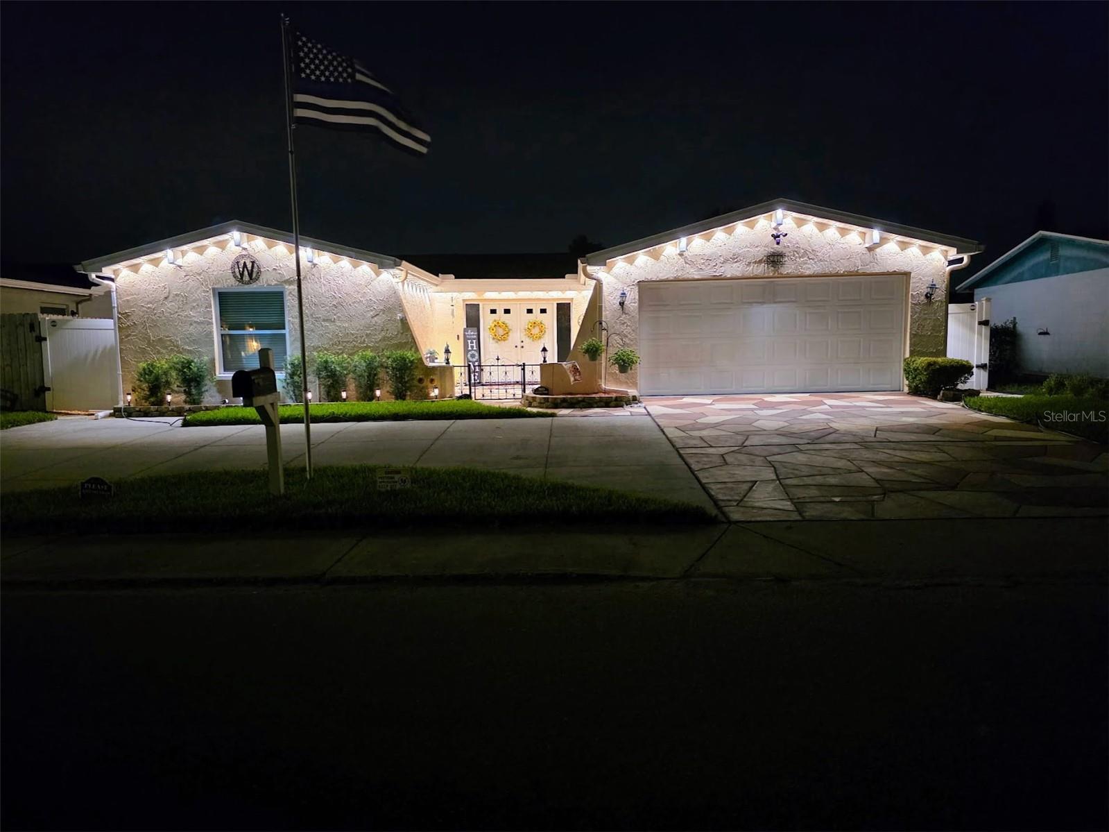 THE LAKES - Residential