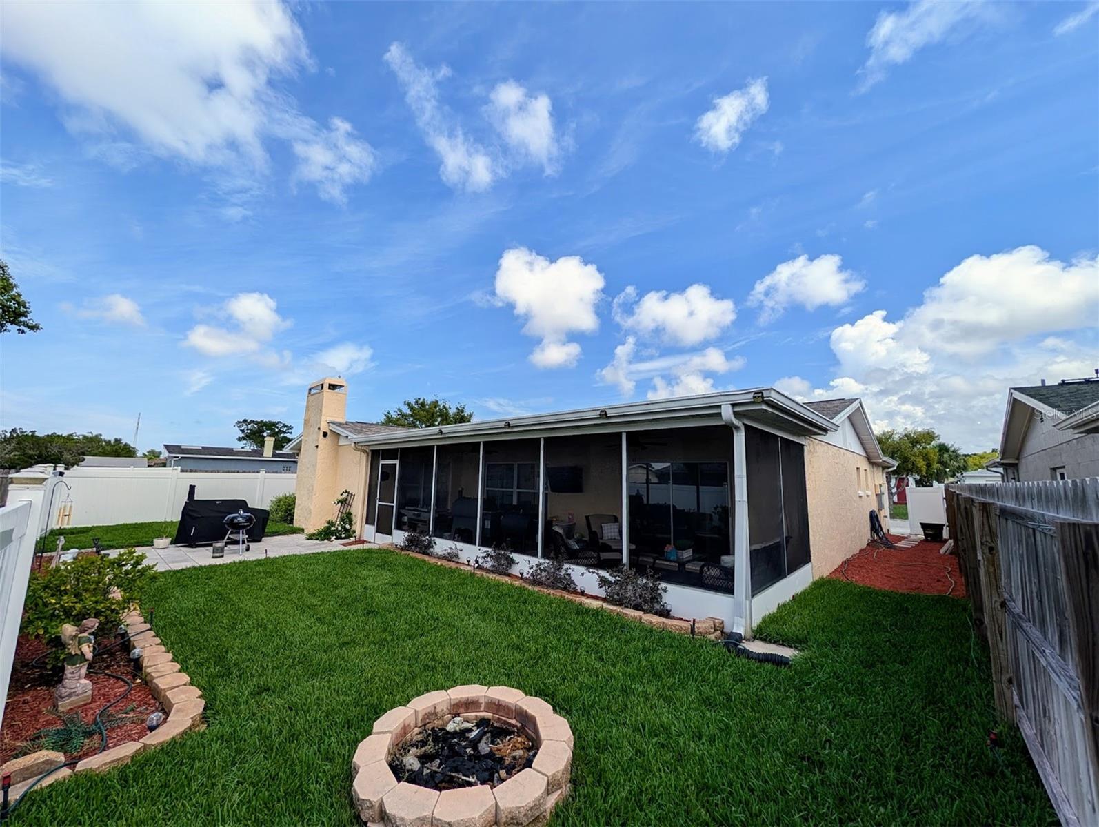 THE LAKES - Residential