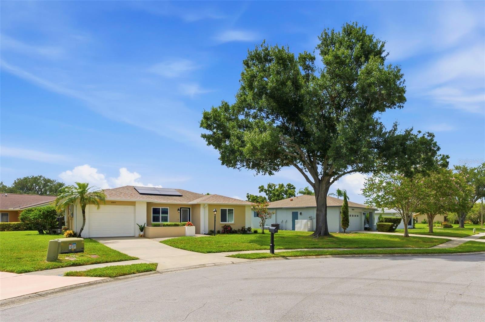 LAKES UNIT II PH I SEC I THE - Residential