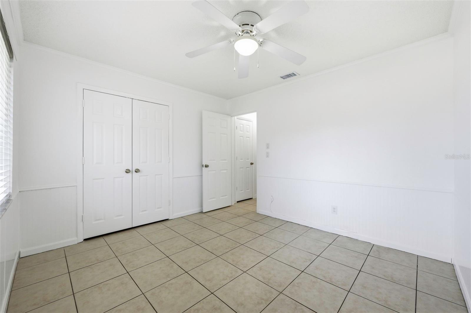 LAKES UNIT II PH I SEC I THE - Residential