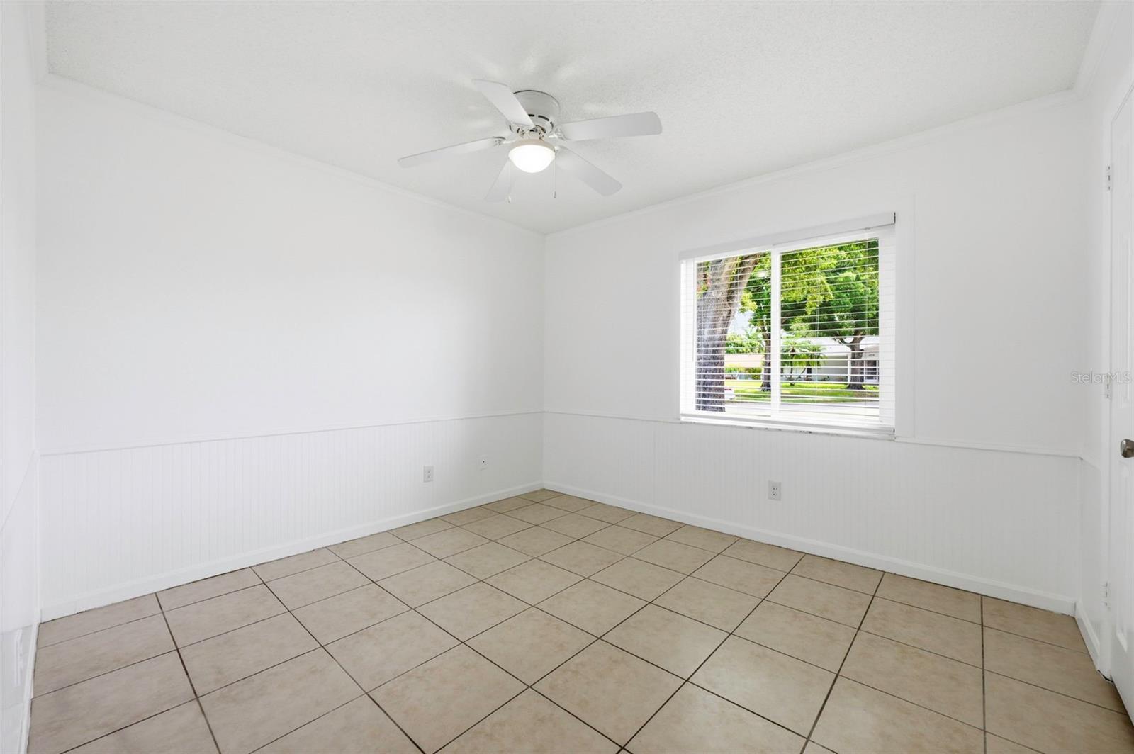LAKES UNIT II PH I SEC I THE - Residential