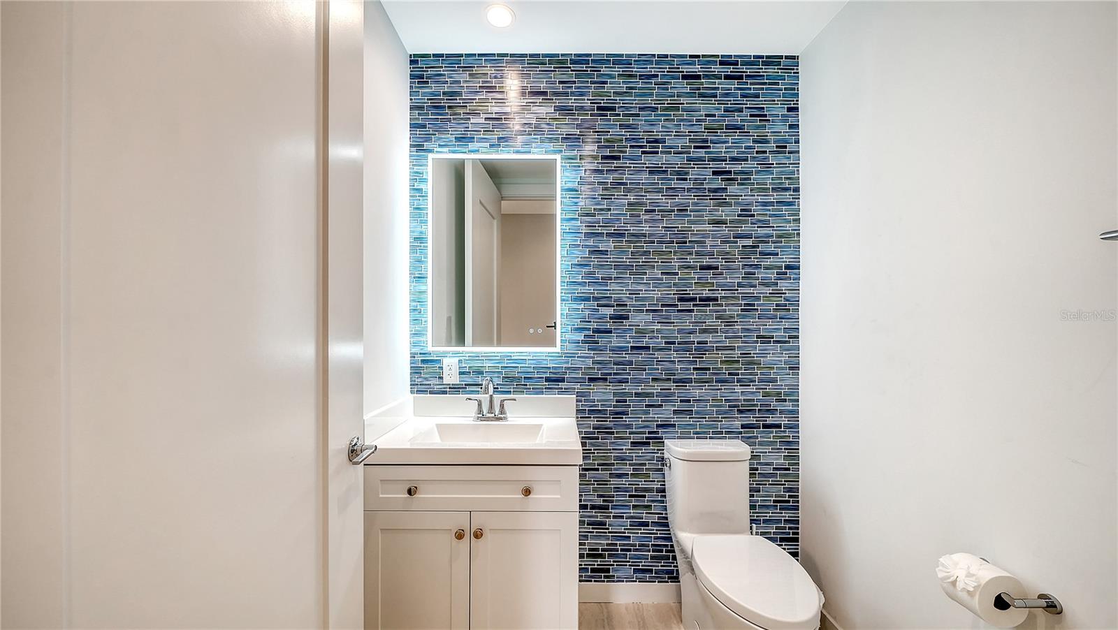 BAYSO CONDO - Residential
