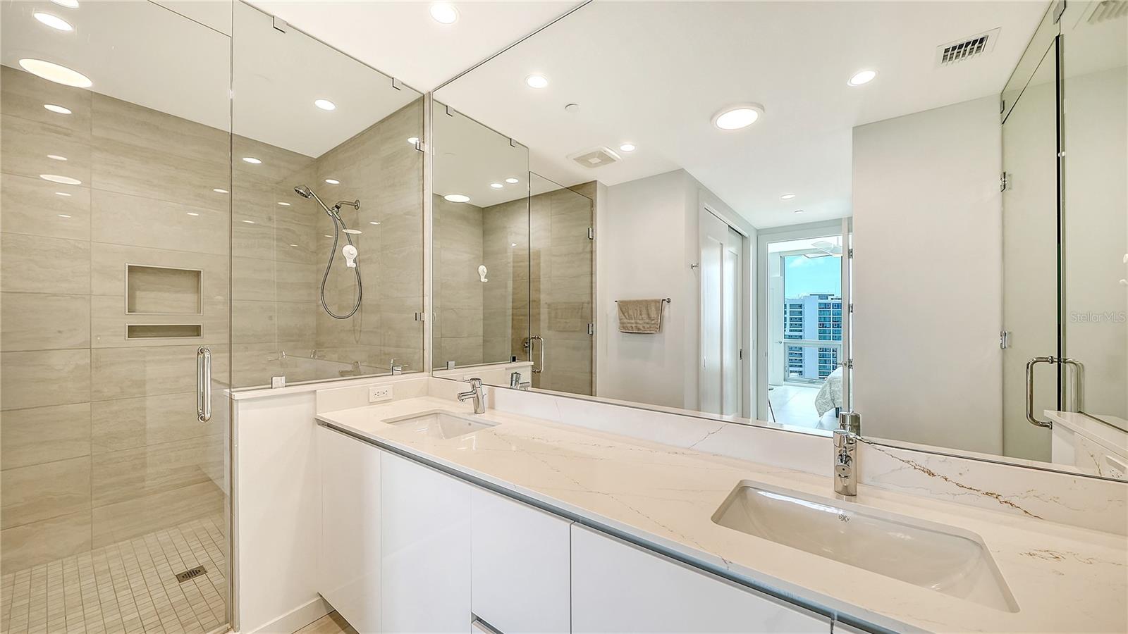 BAYSO CONDO - Residential
