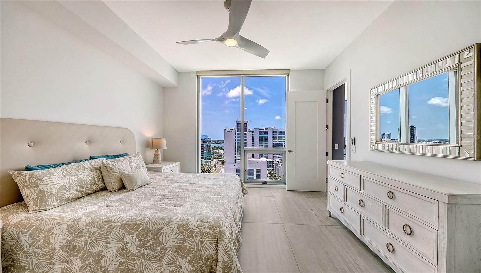 BAYSO CONDO - Residential