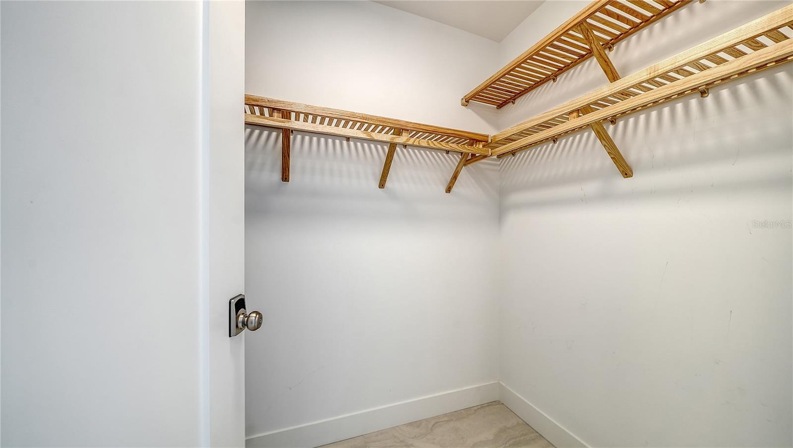 BAYSO CONDO - Residential