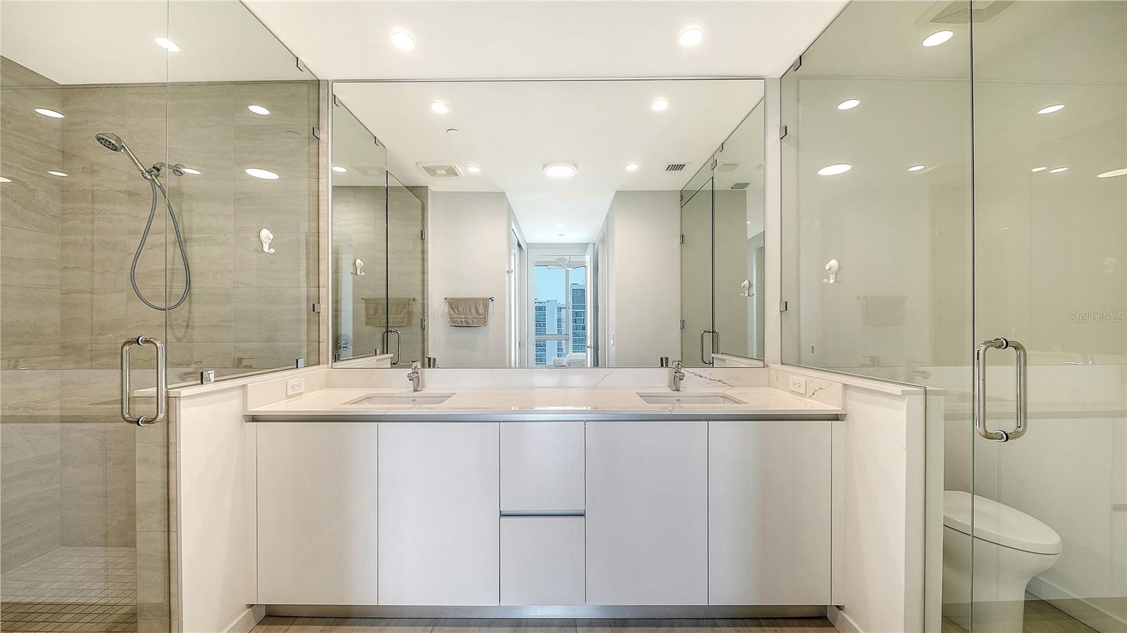 BAYSO CONDO - Residential