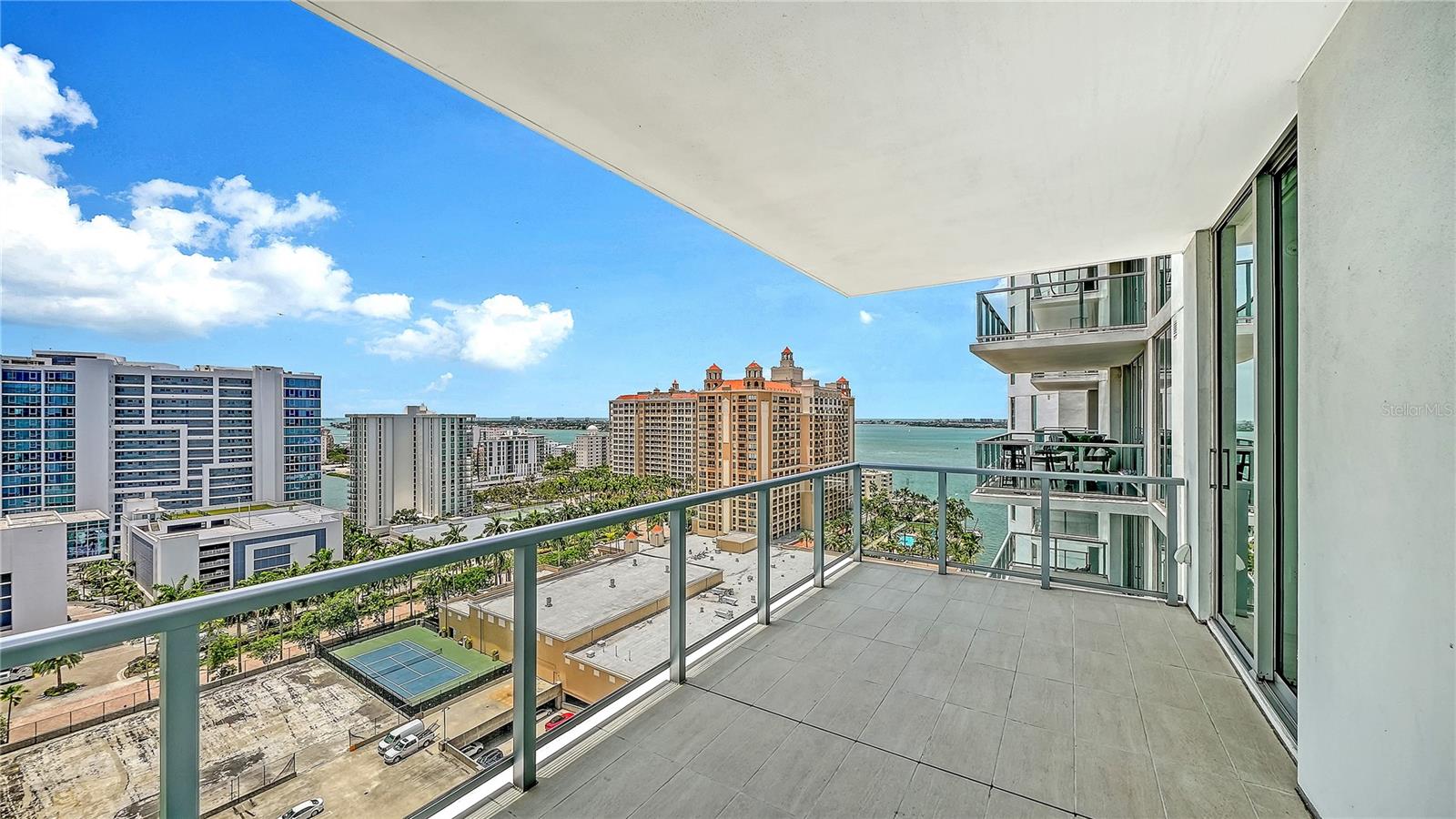 BAYSO CONDO - Residential