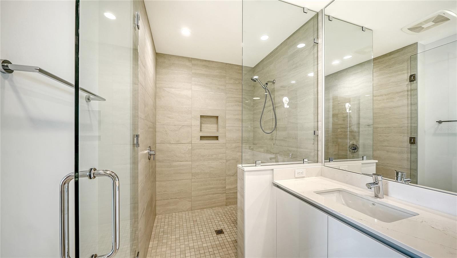 BAYSO CONDO - Residential