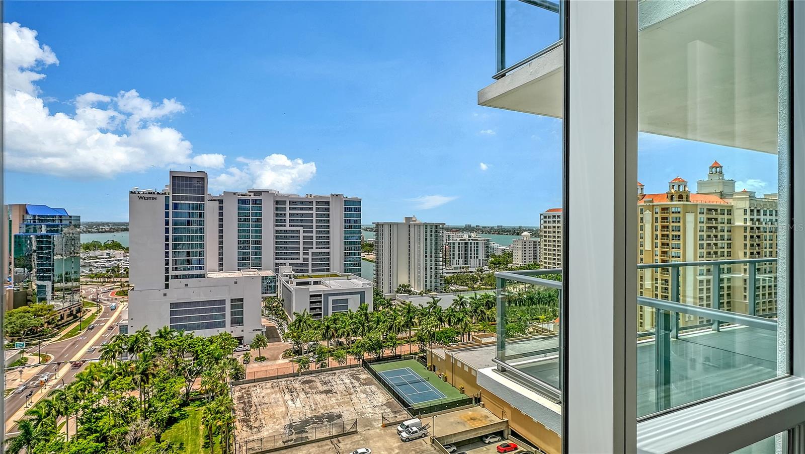 BAYSO CONDO - Residential
