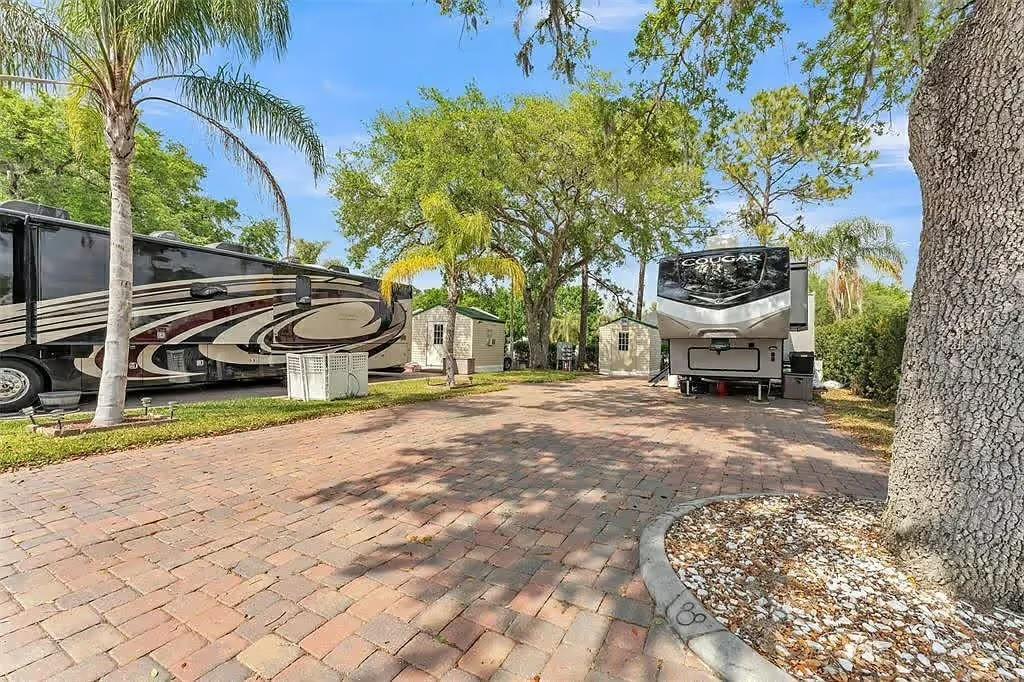 ELITE RESORTS/CITRUS VLY CONDO - Land