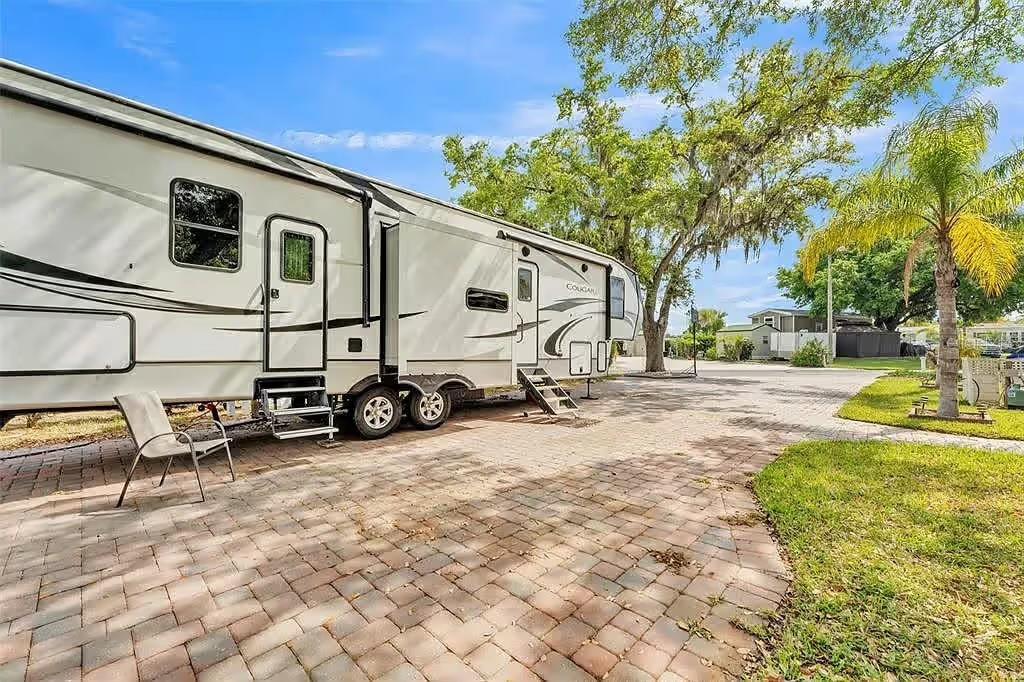 ELITE RESORTS/CITRUS VLY CONDO - Land