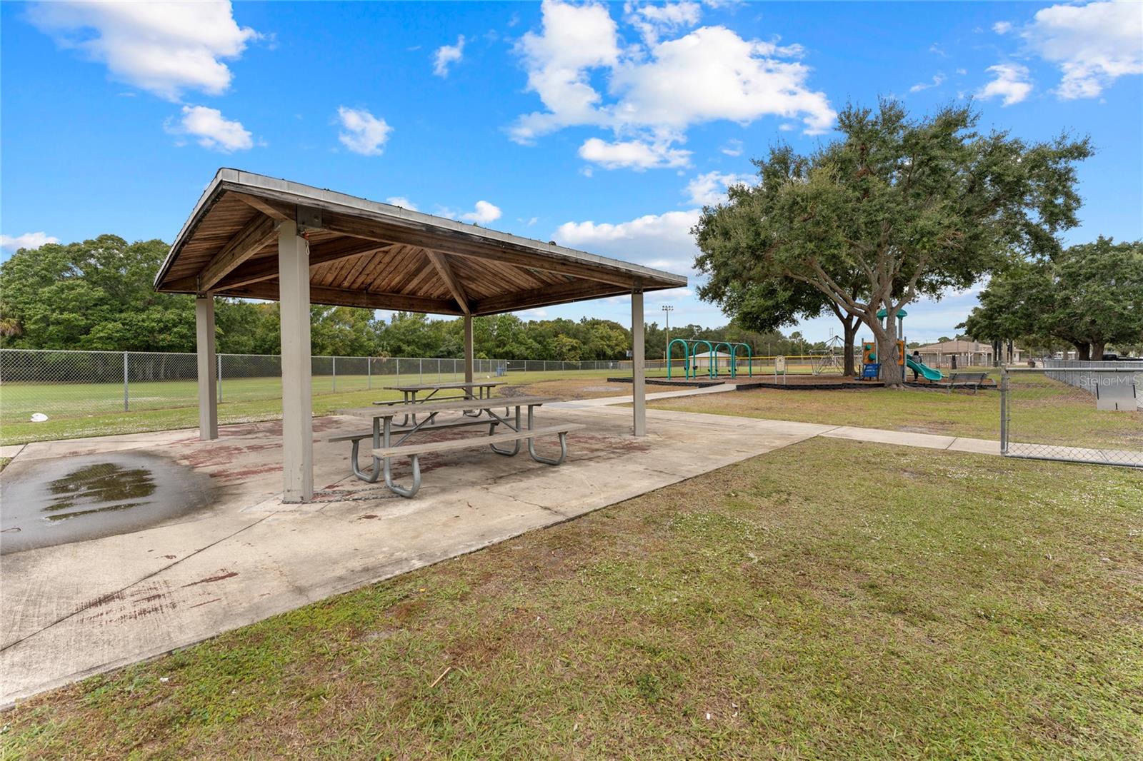 WEST PARK ESTATES UNIT 4 - Residential